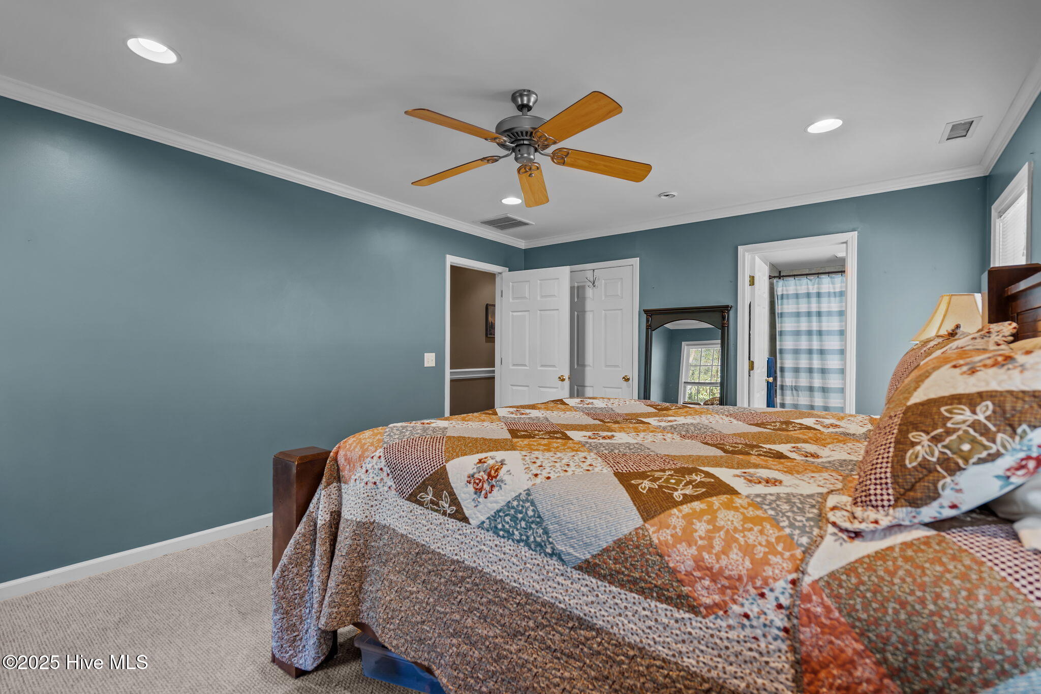 100536417 | Photo 22