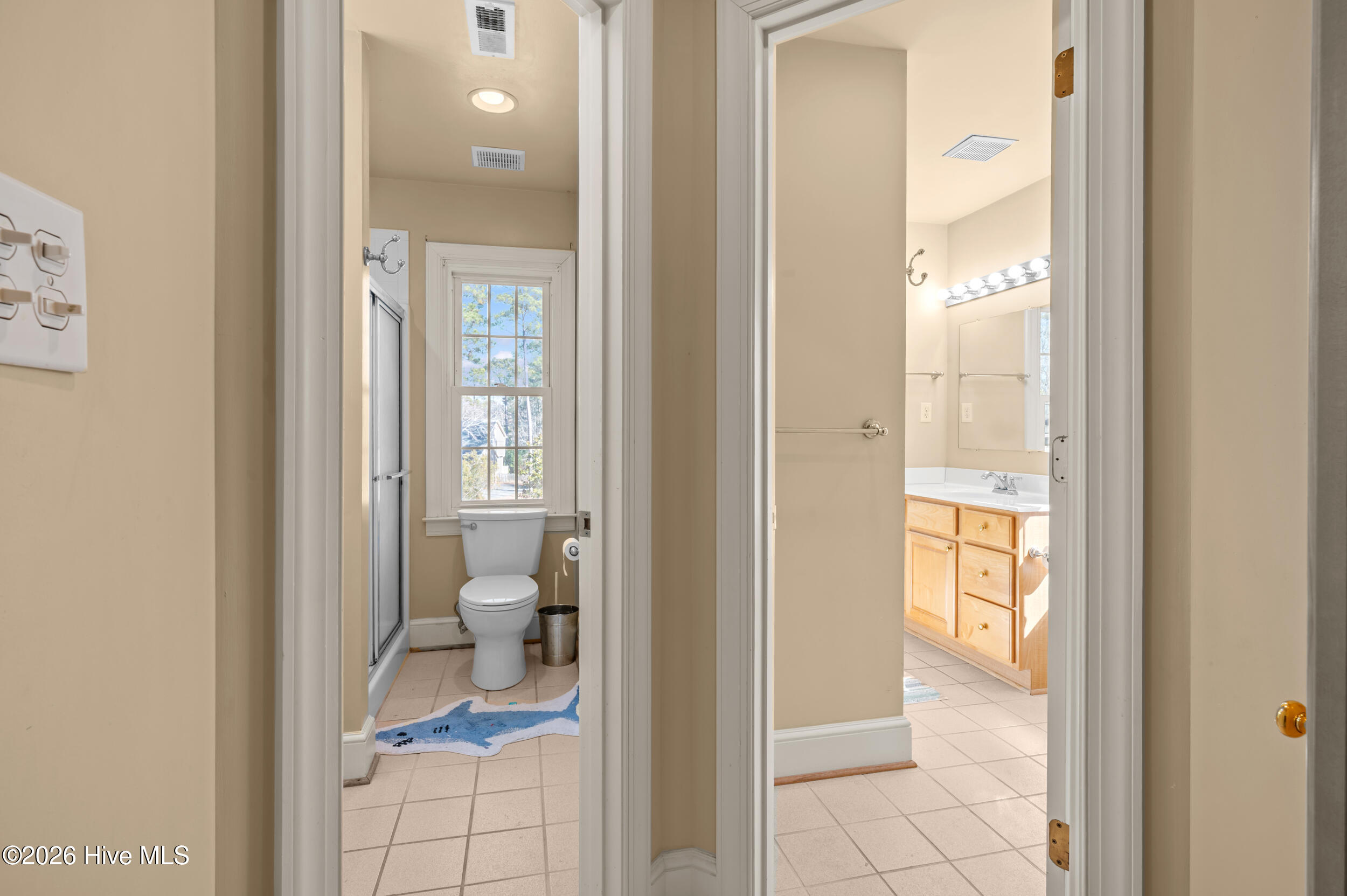 100554057 | Photo 48