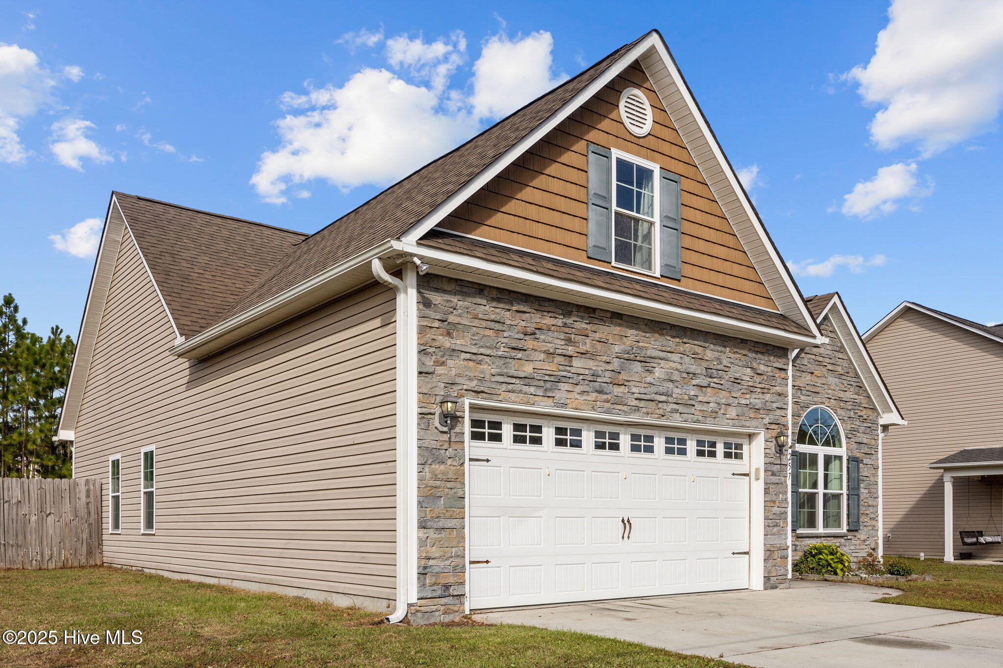 100535331 | Photo 38