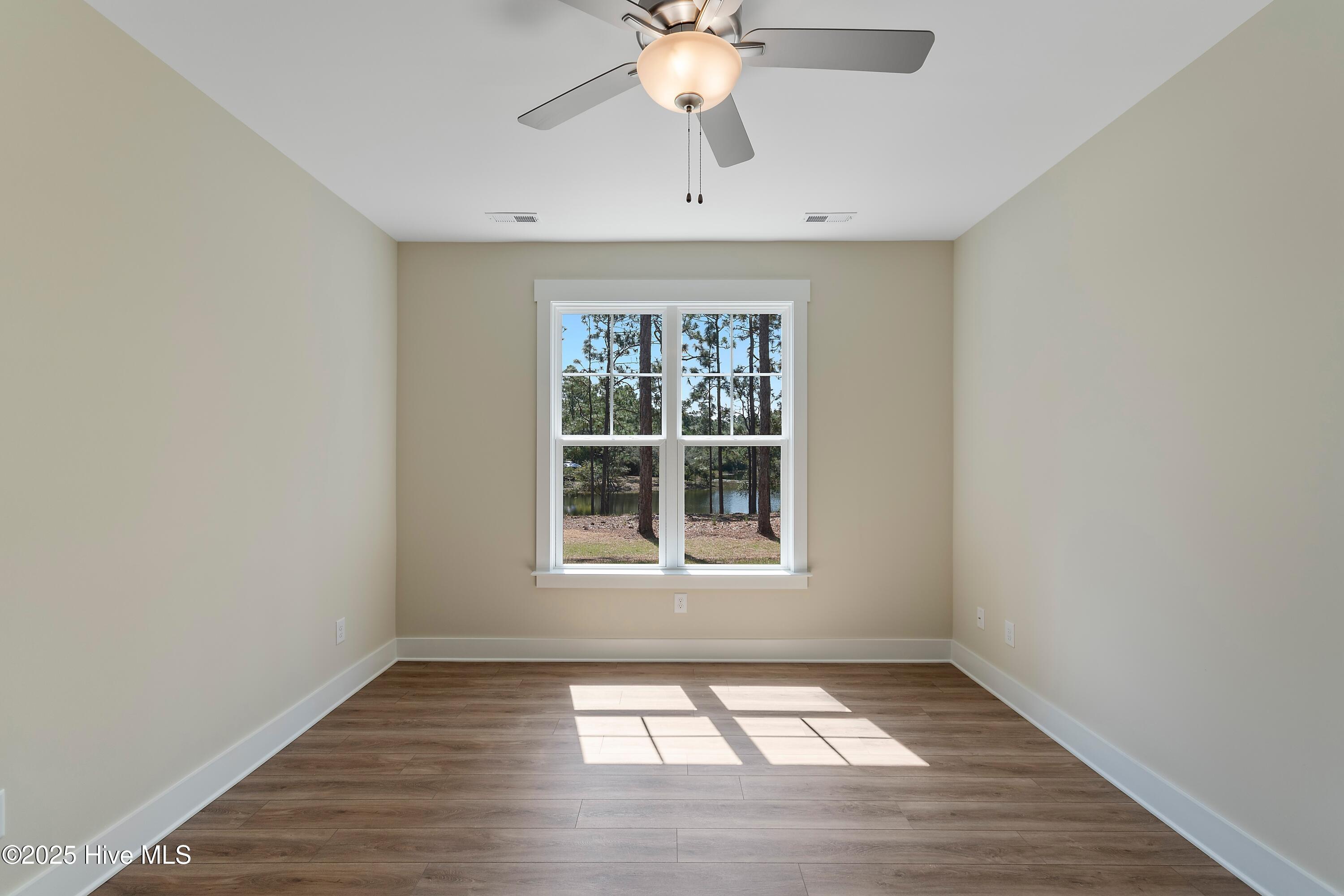 100513249 | Photo 33