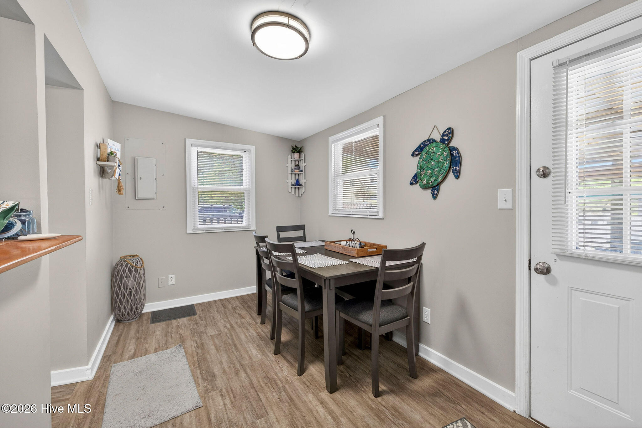 100570164 | Photo 22