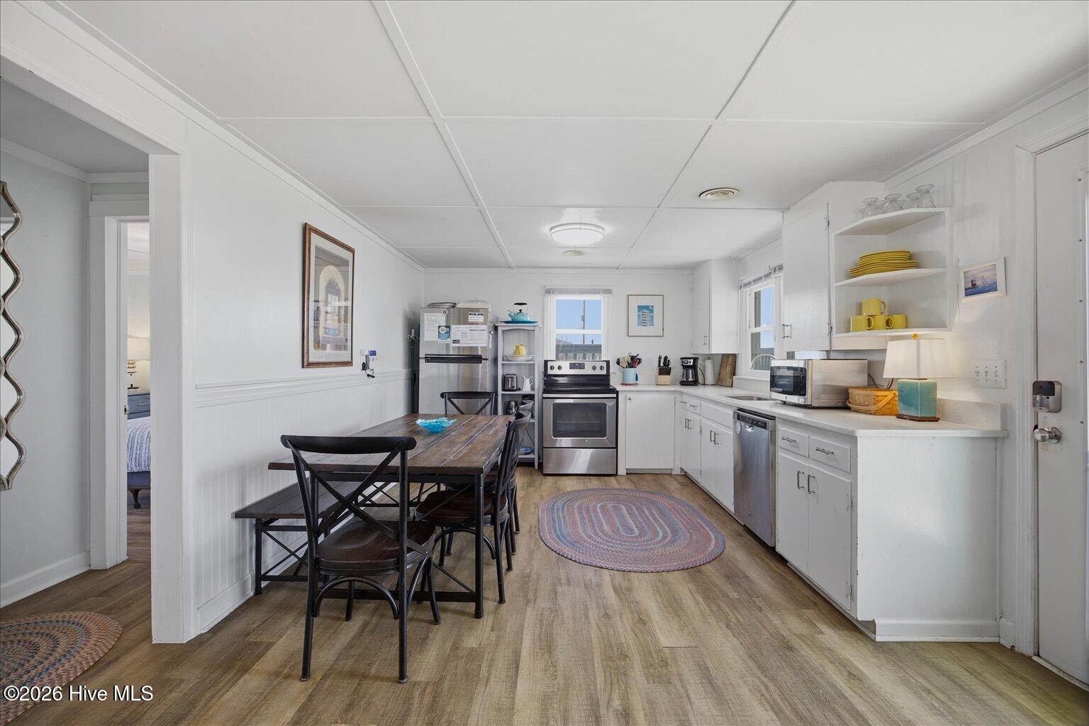 100568909 | Photo 23