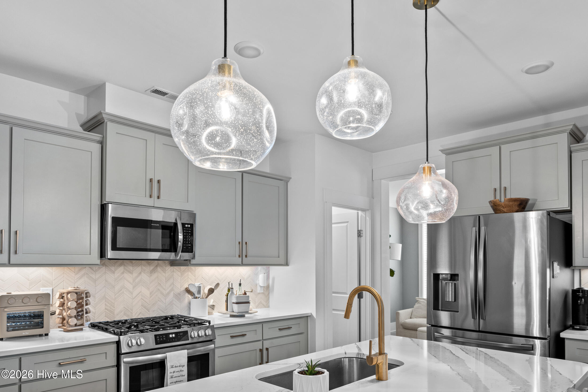 100551783 | Photo 12