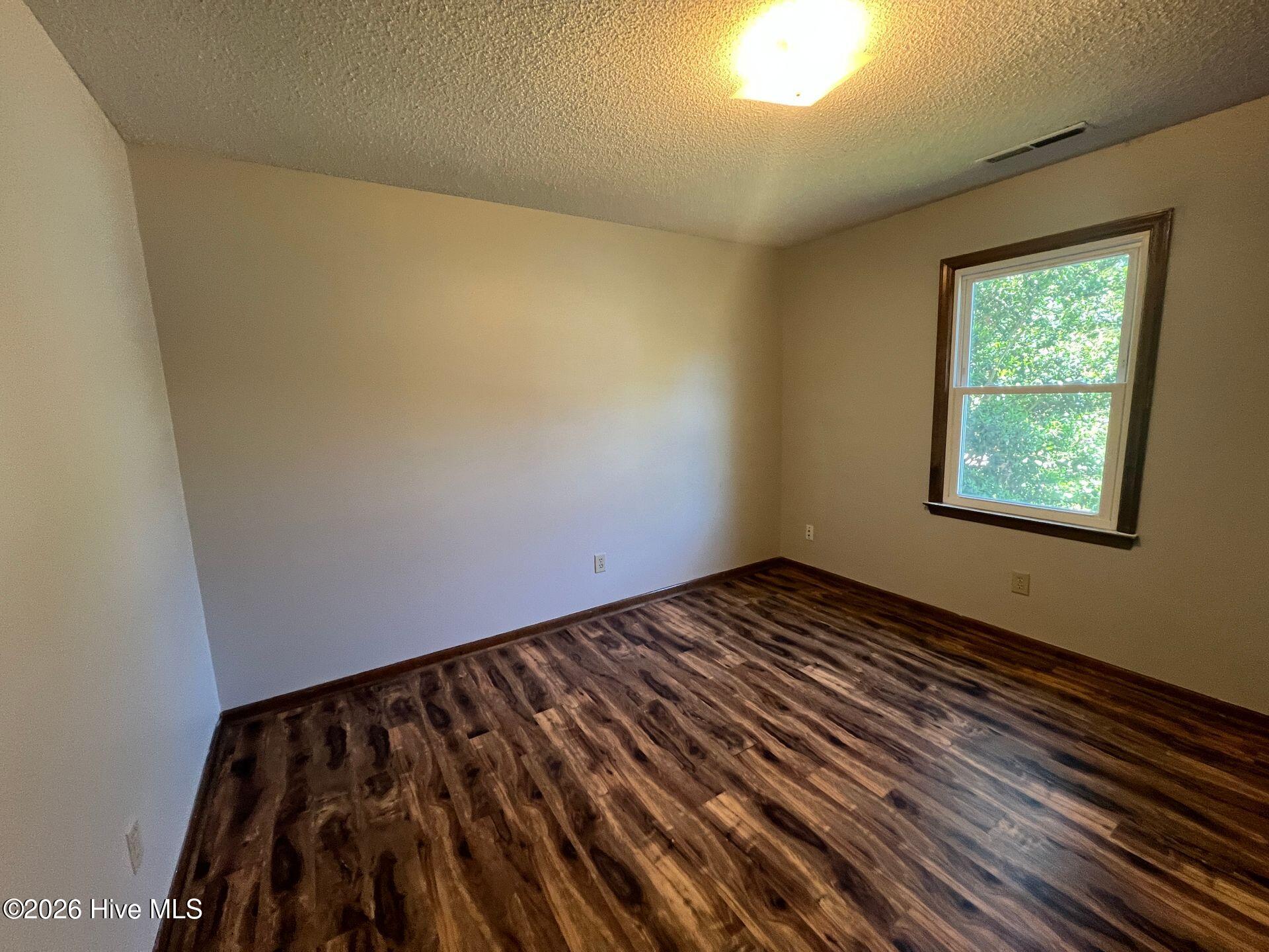 100564783 | Photo 16