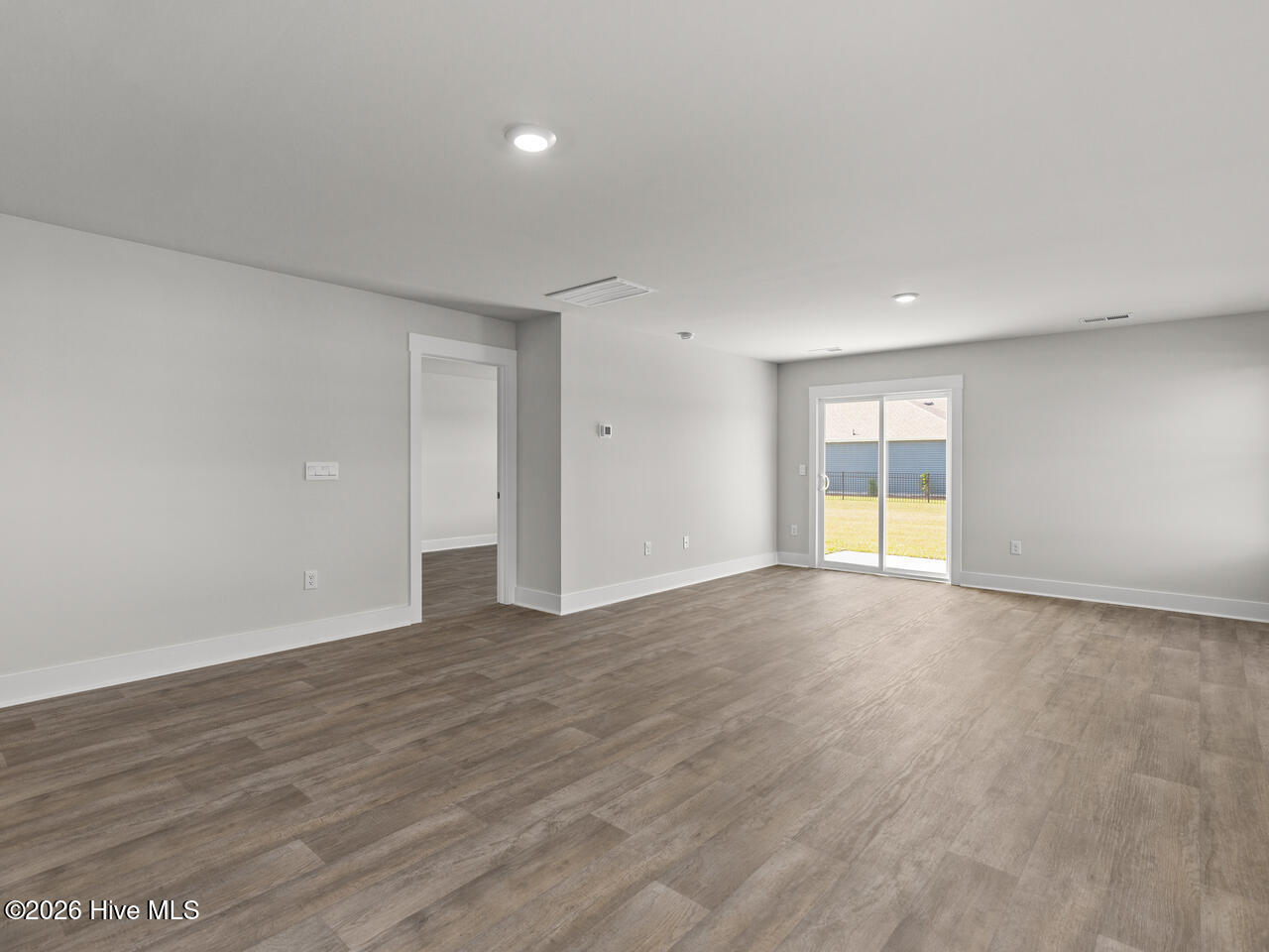 100545581 | Photo 25