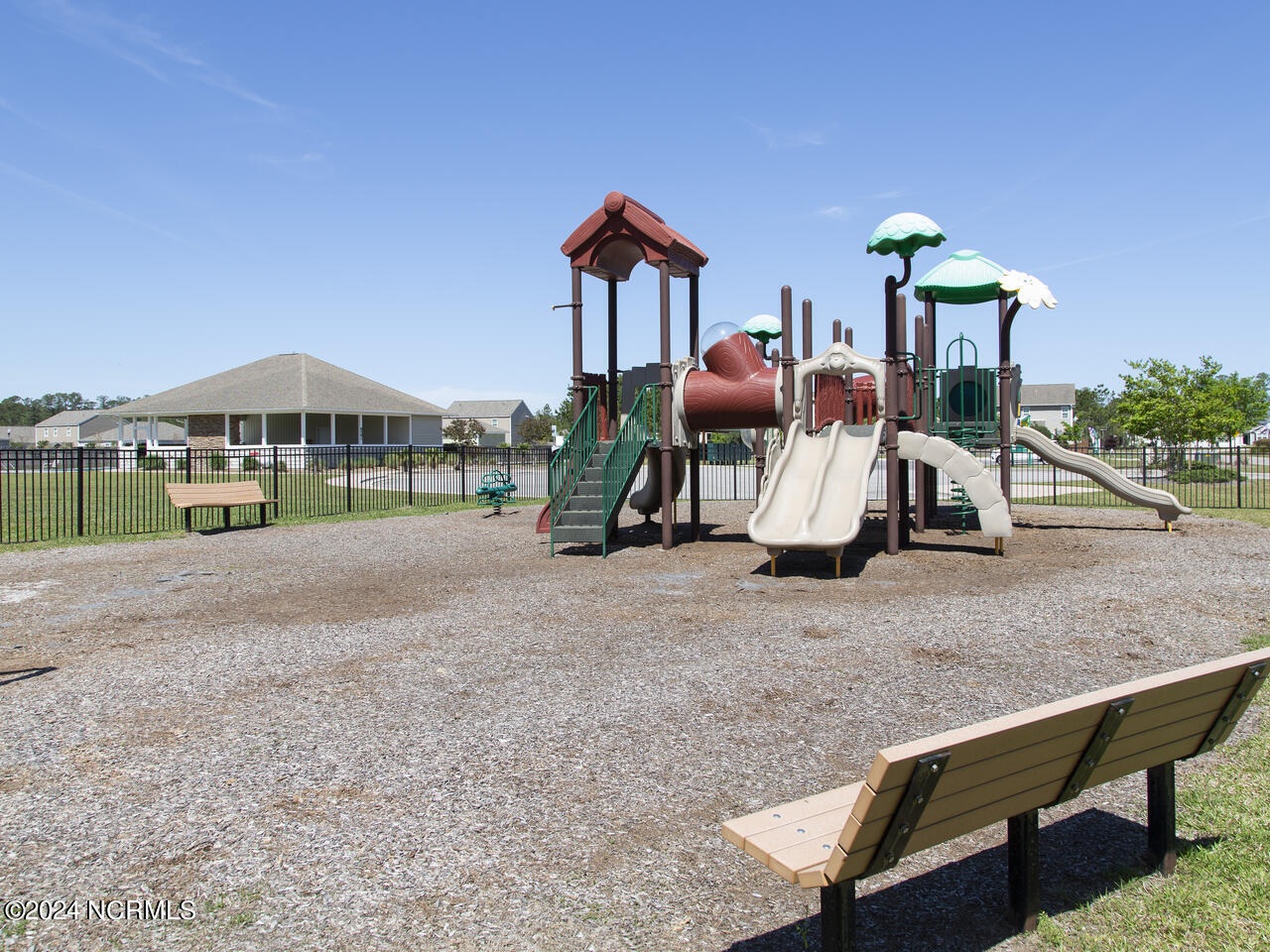 100566405 | Photo 21