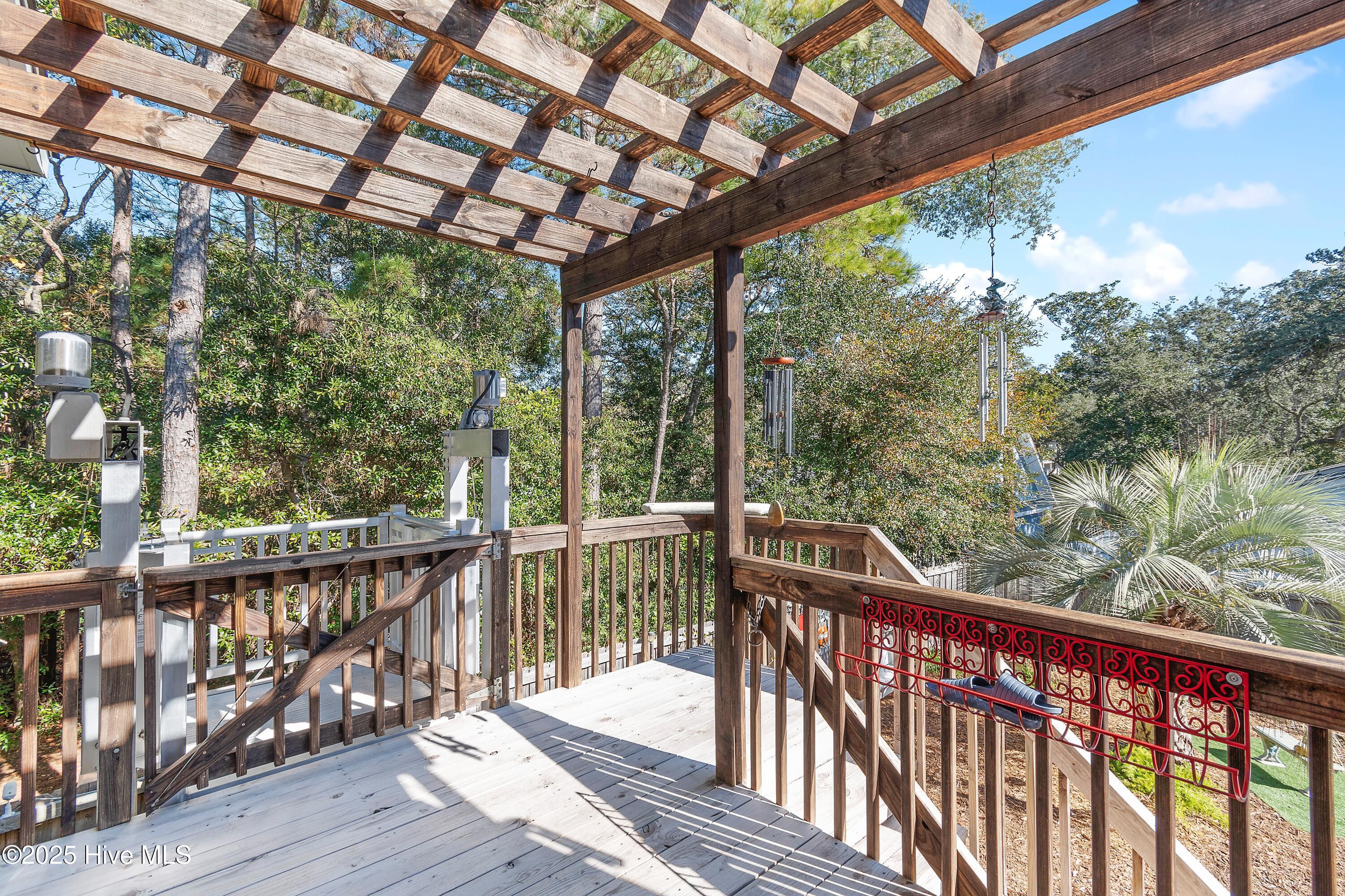 100542990 | Photo 51