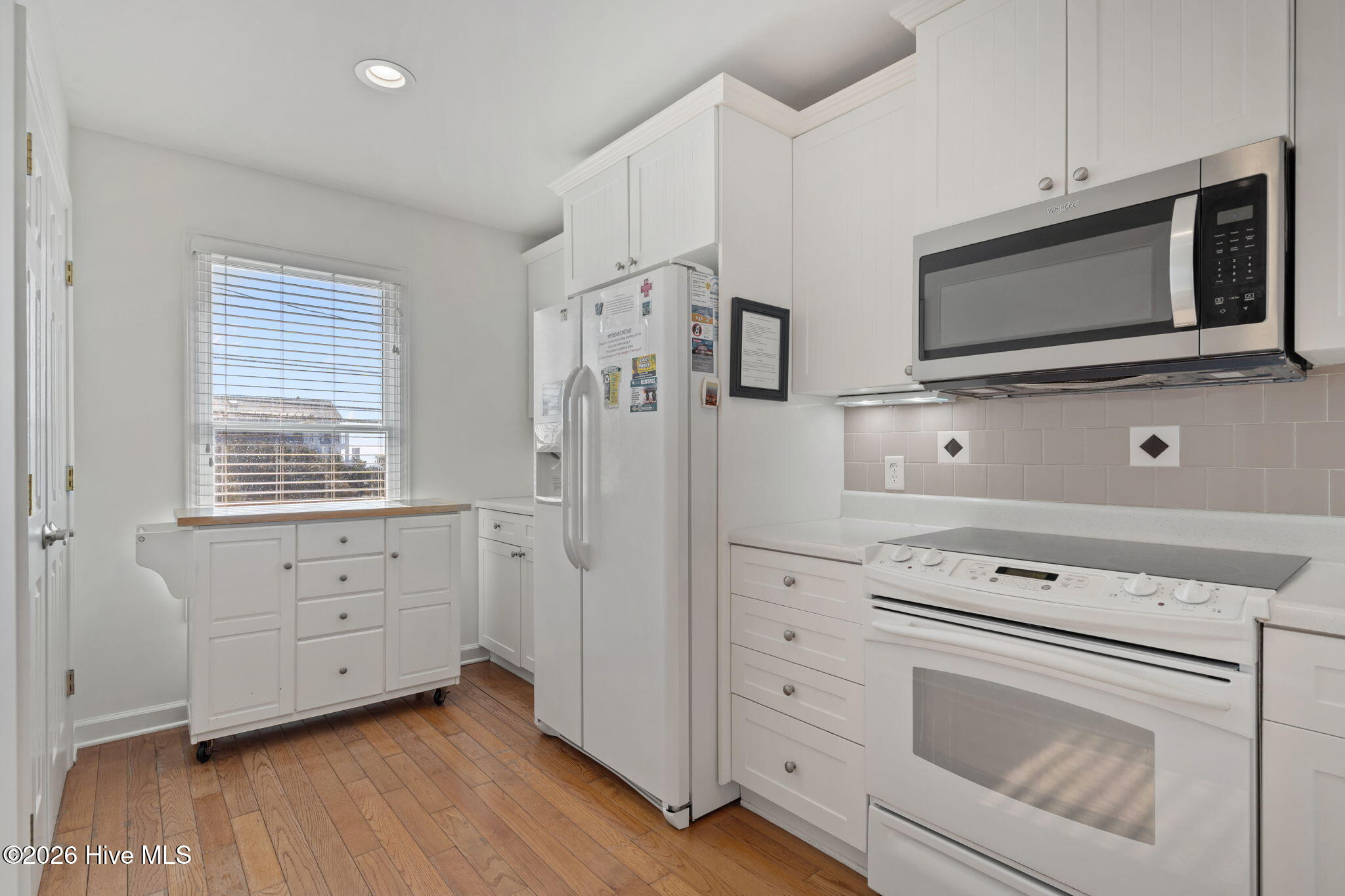 100563044 | Photo 22