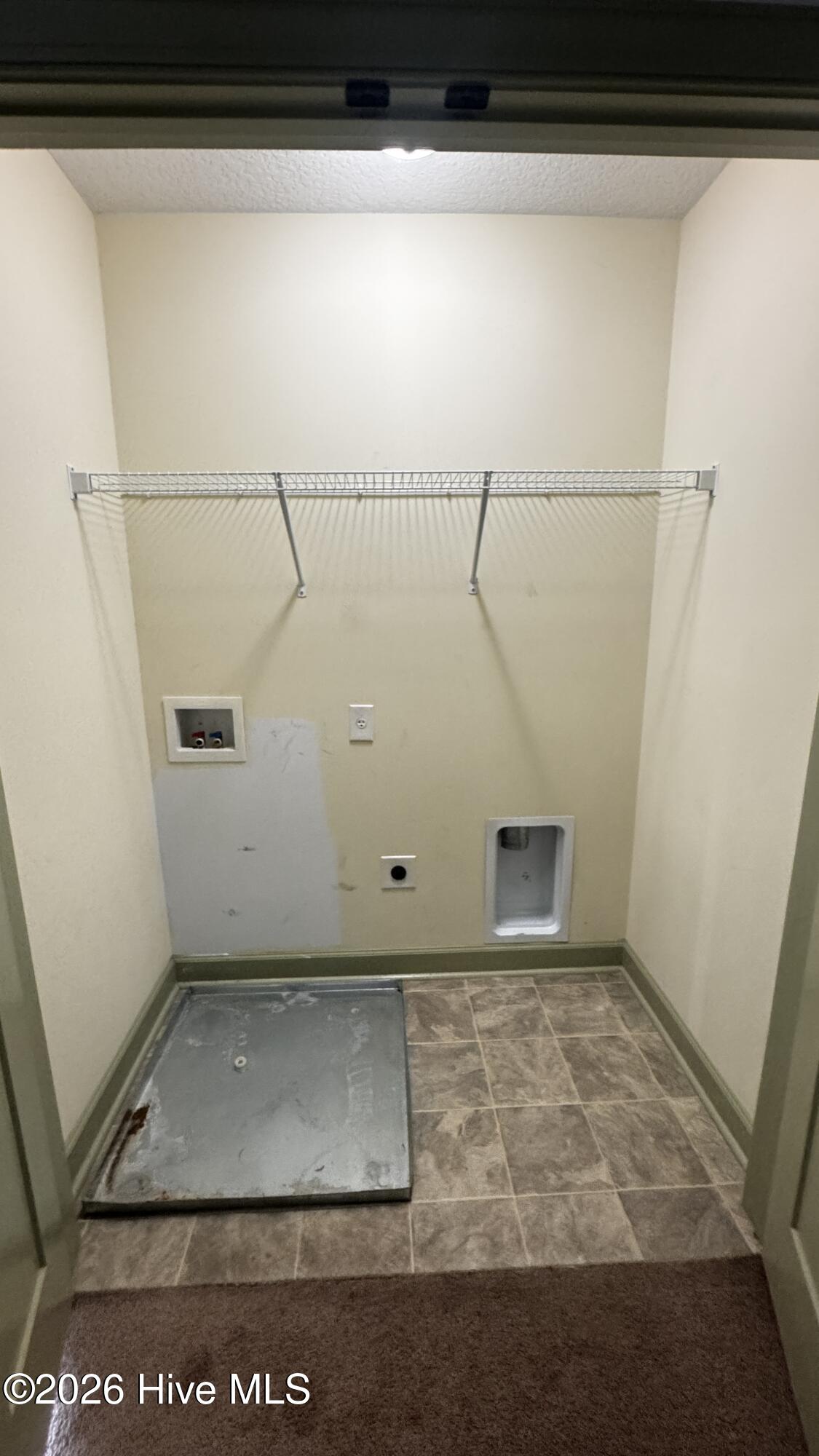 100569883 | Photo 17