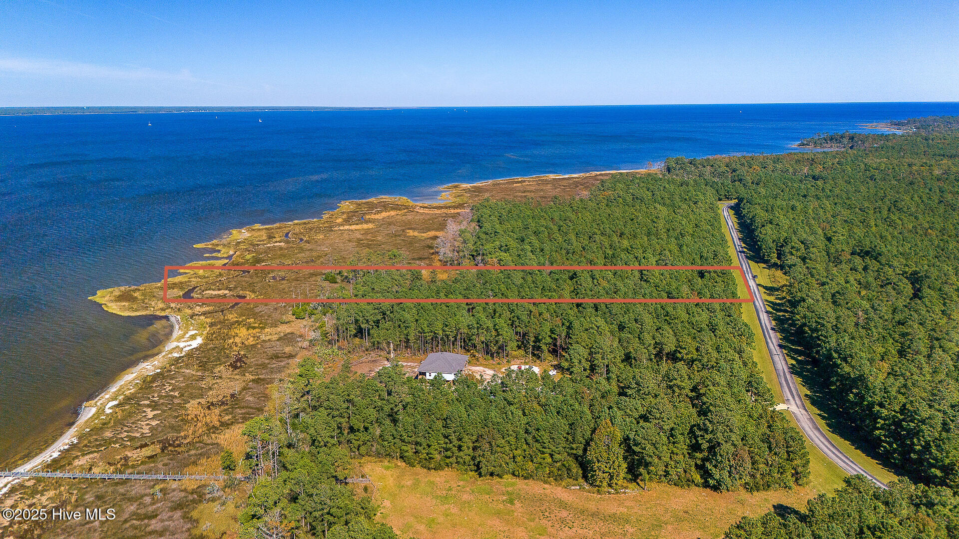 Waterfront lot in Merrimon Bay