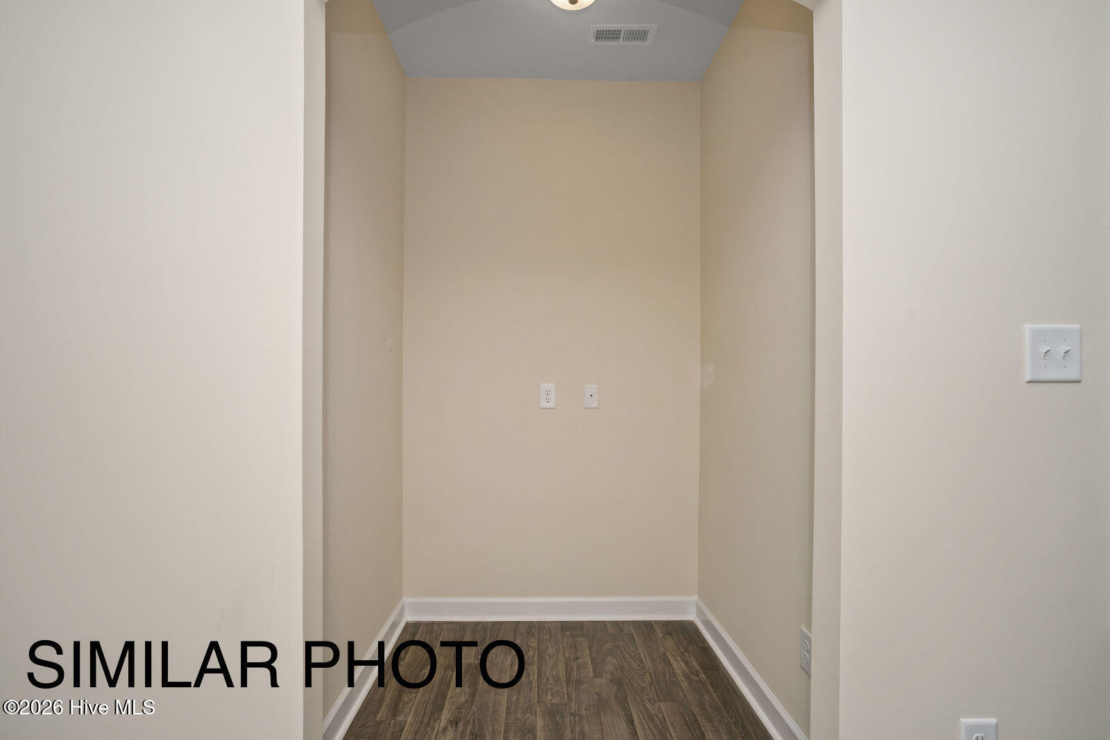 100566502 | Photo 13