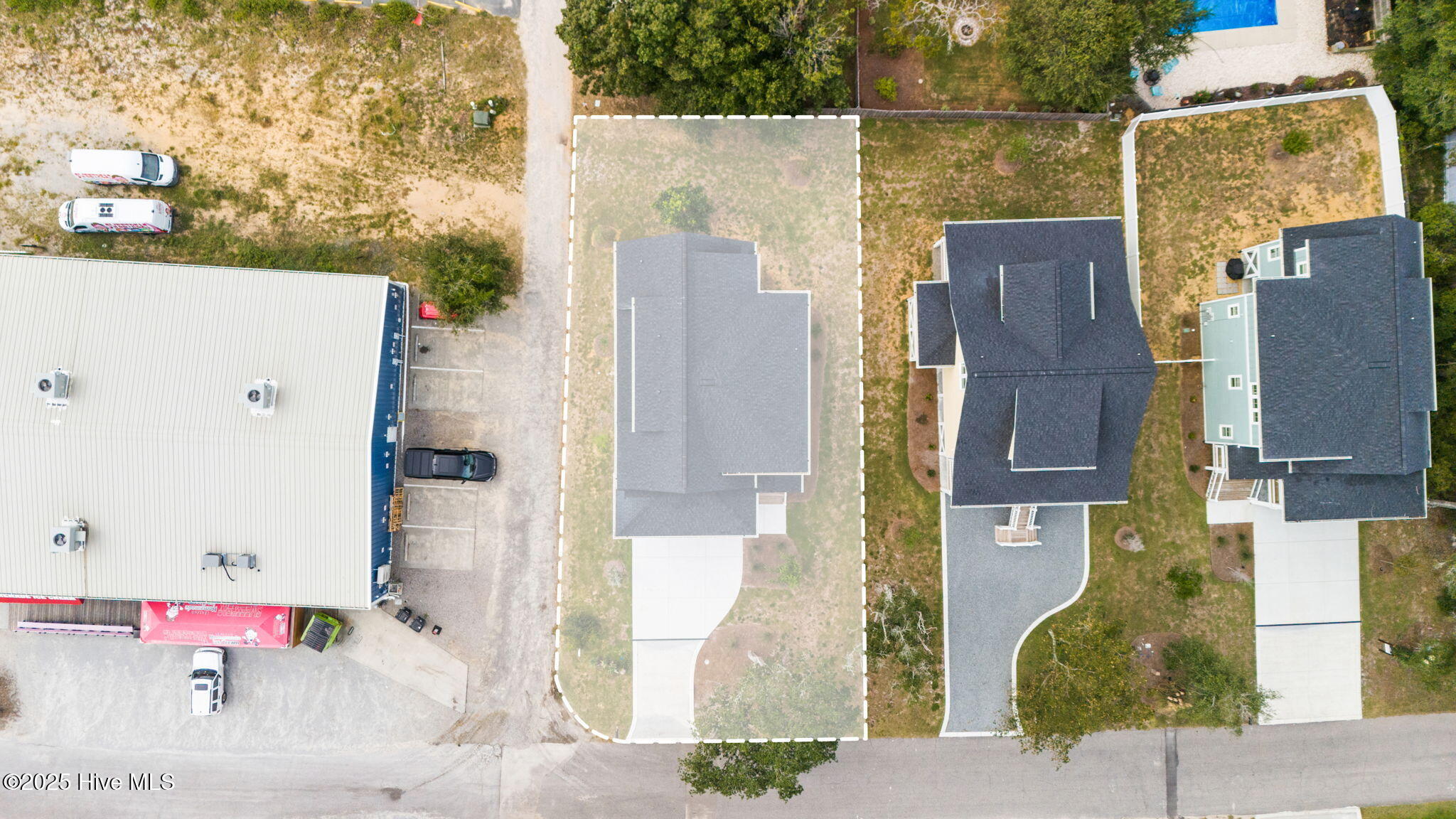 100548634 | Photo 51