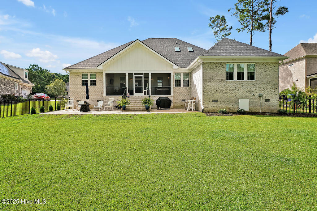 100521530 | Photo 47