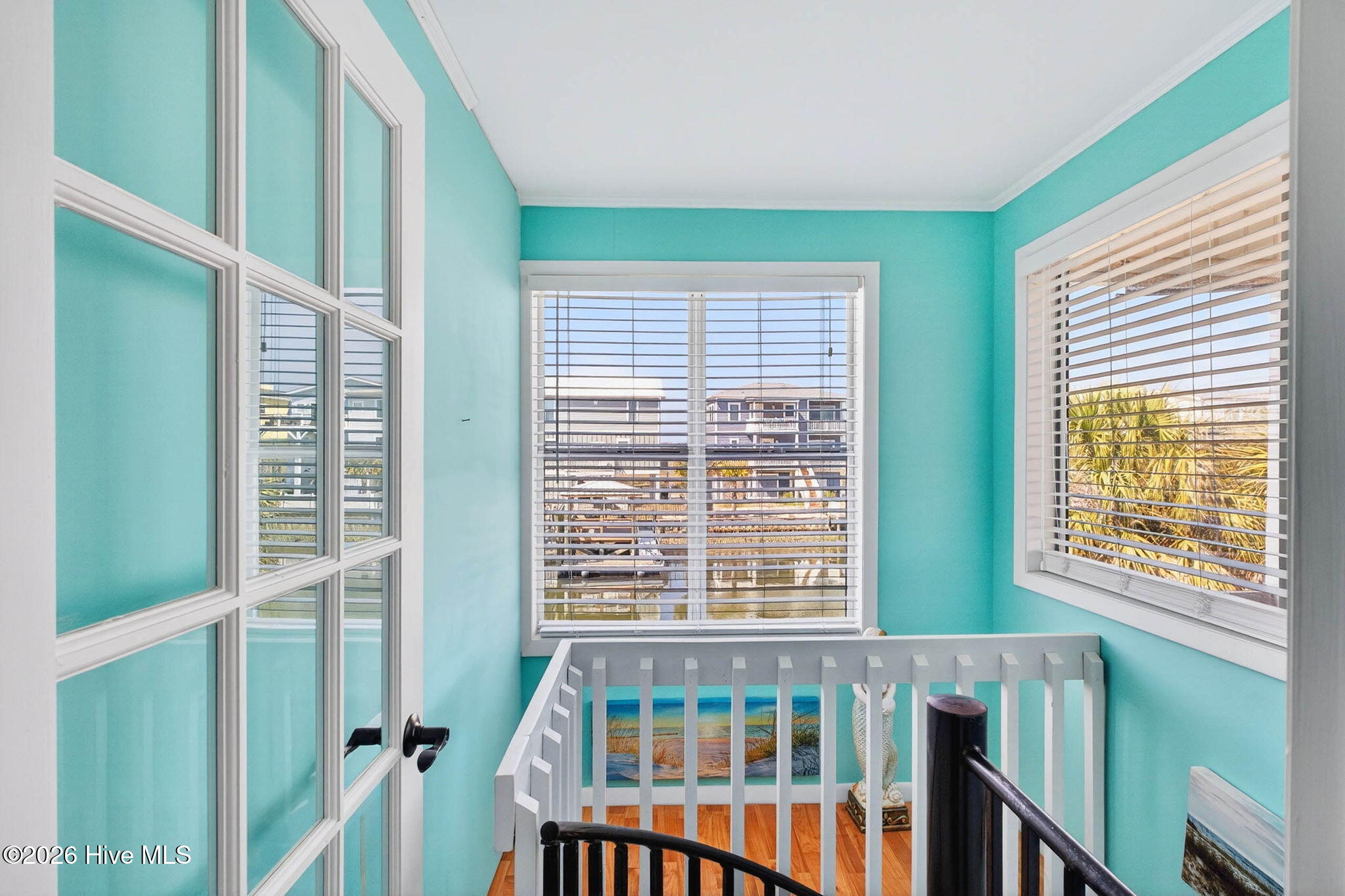 100564283 | Photo 36