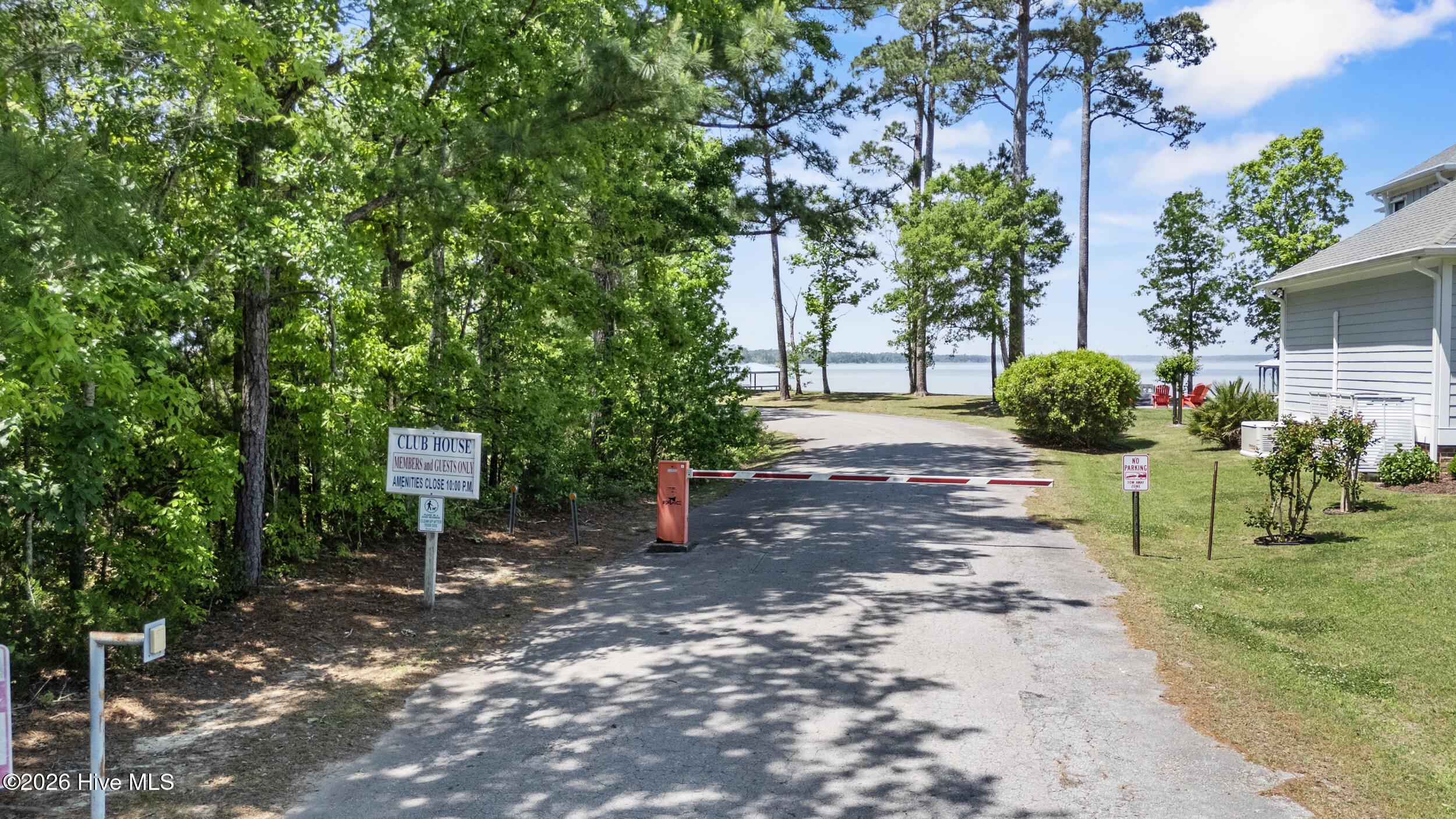 100569506 | Photo 79