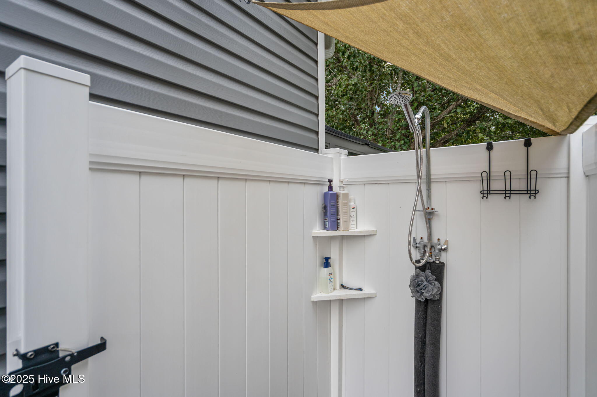 100552886 | Photo 40