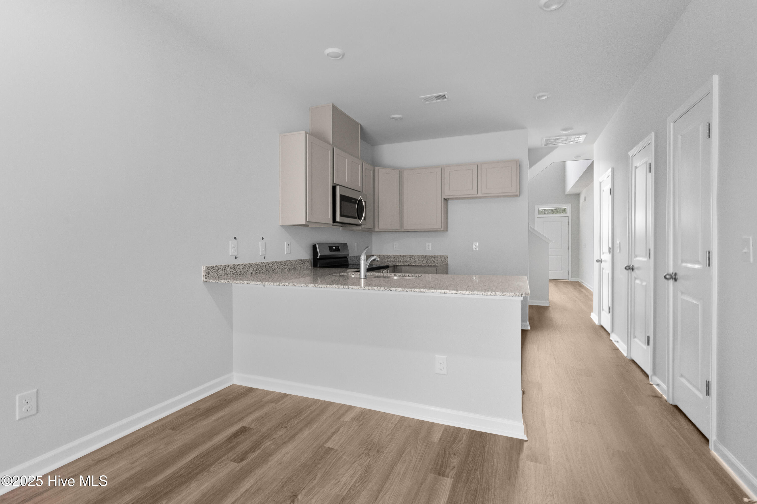 100511298 | Photo 31