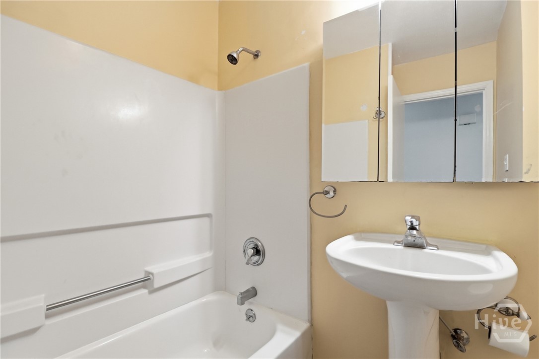 220 Pinecrest Place