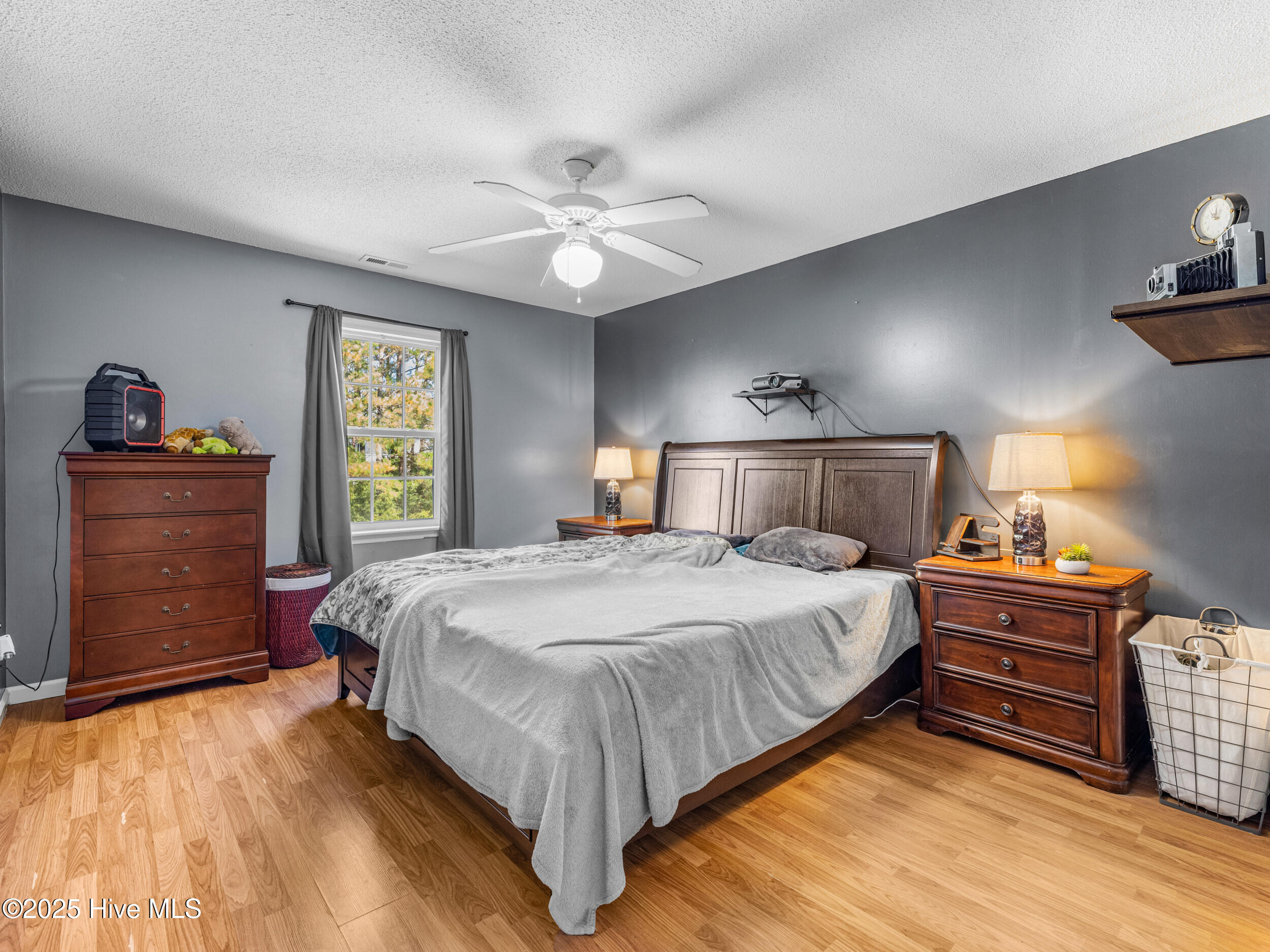 100541472 | Photo 32