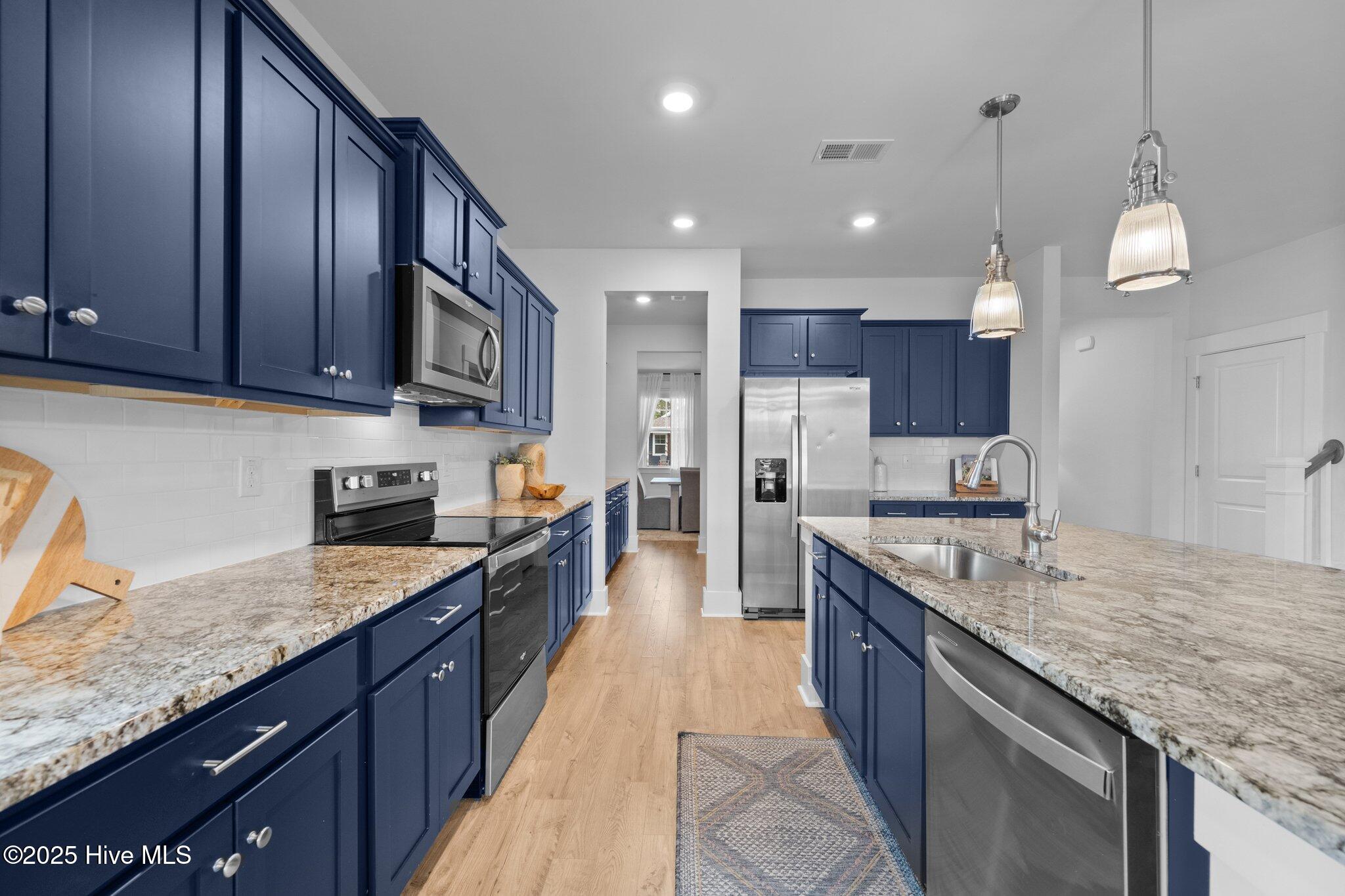 100540607 | Photo 19