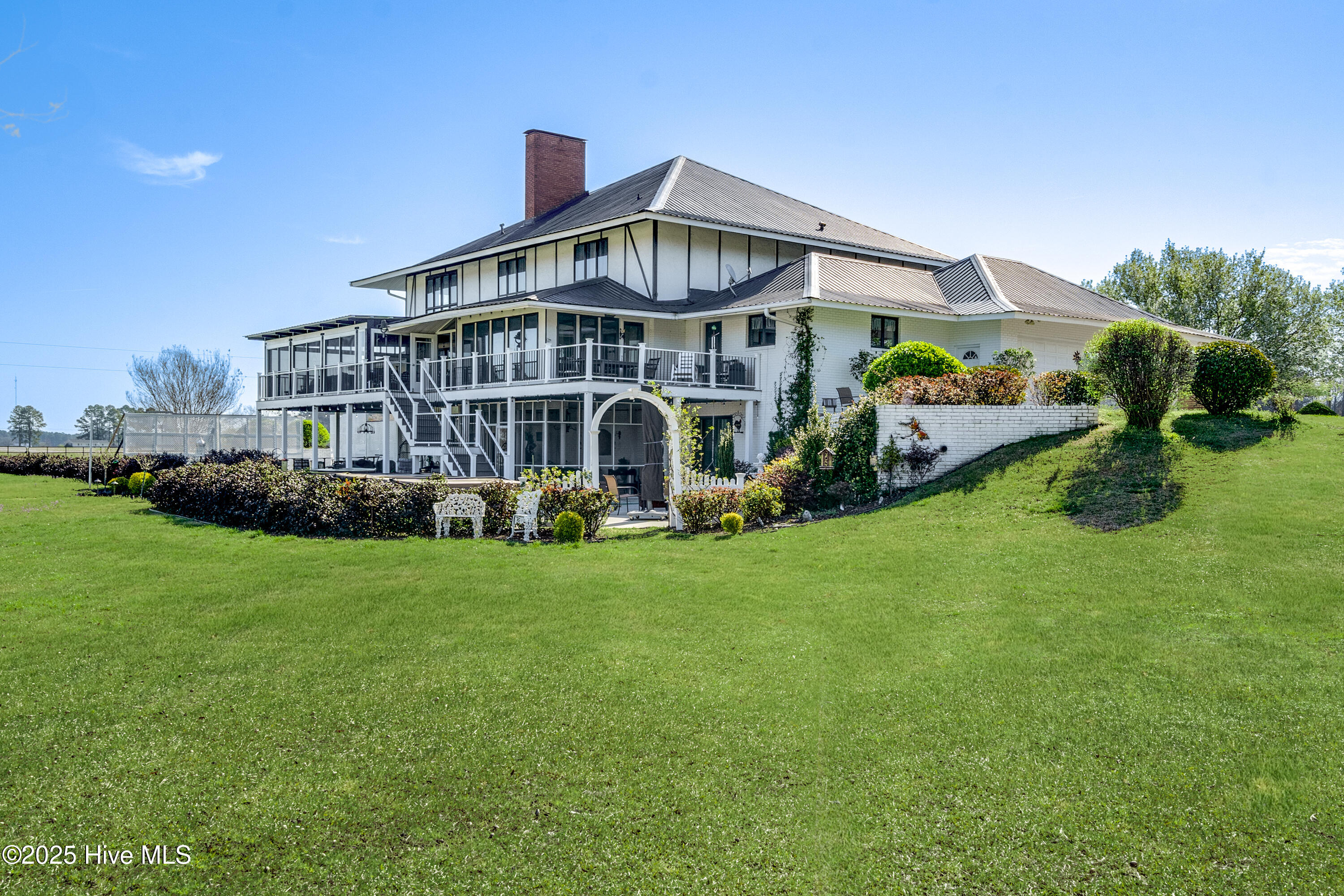 Homes for sale in Newton Grove, NC | 410 E Barefoot Rd, Newton Grove, NC 28366 | MLS# 100518666