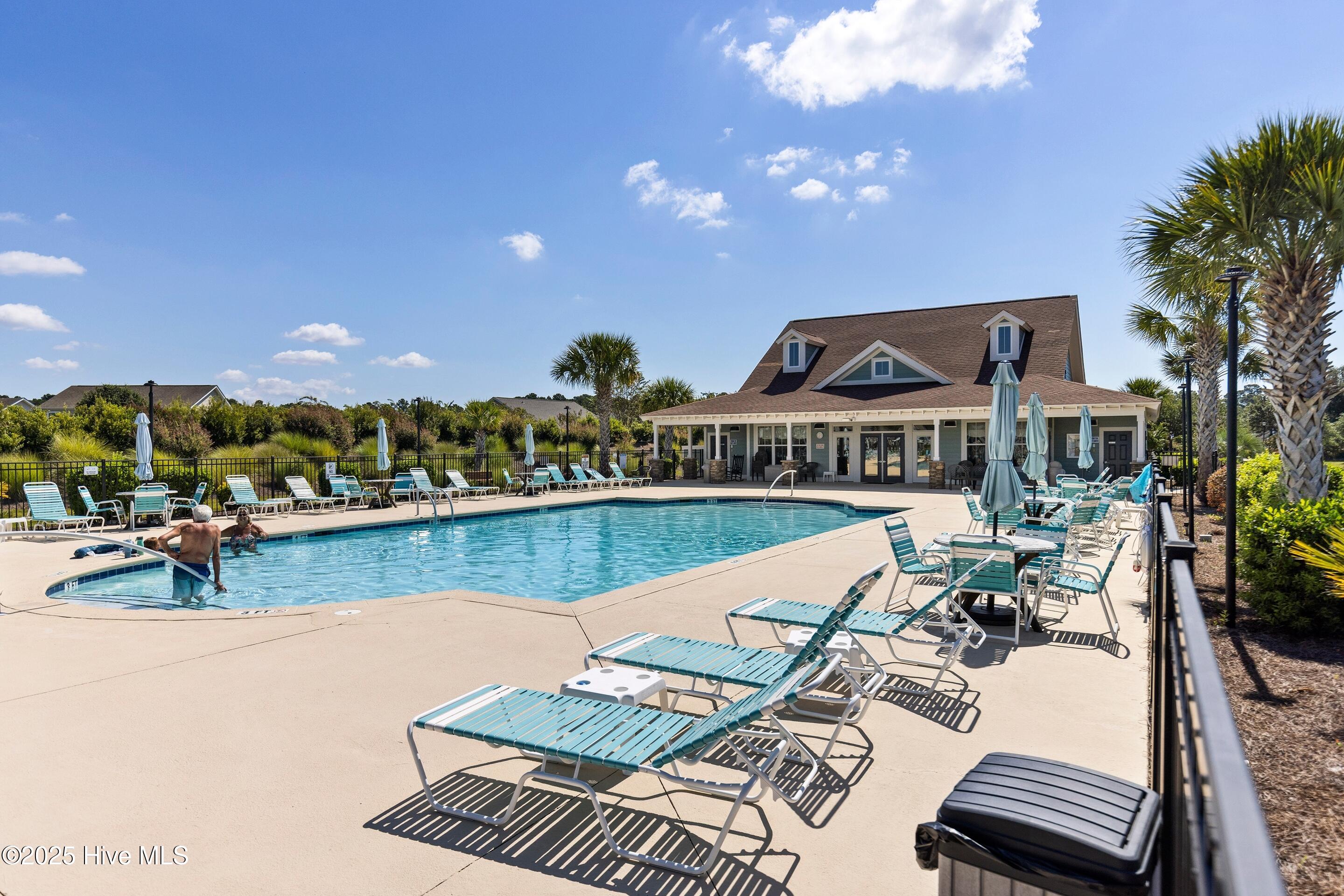 100529206 | Photo 45