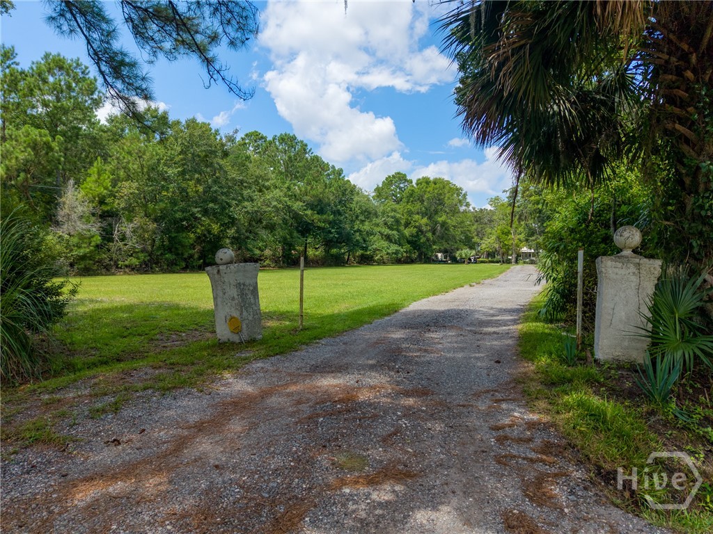 2nd image of 15 Waite Dr, Savannah, GA 31406 | MLS# SA362198