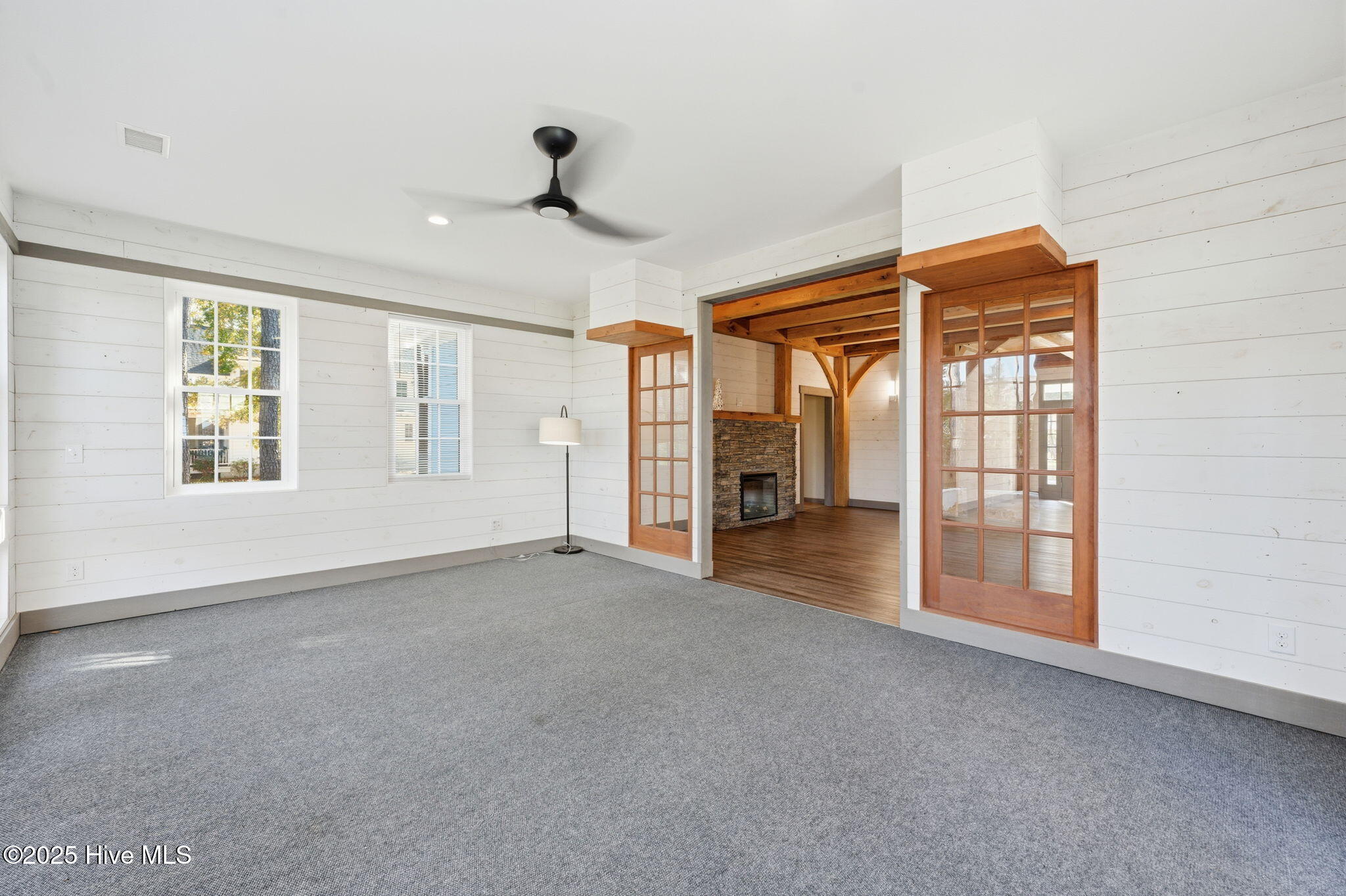 100535585 | Photo 118