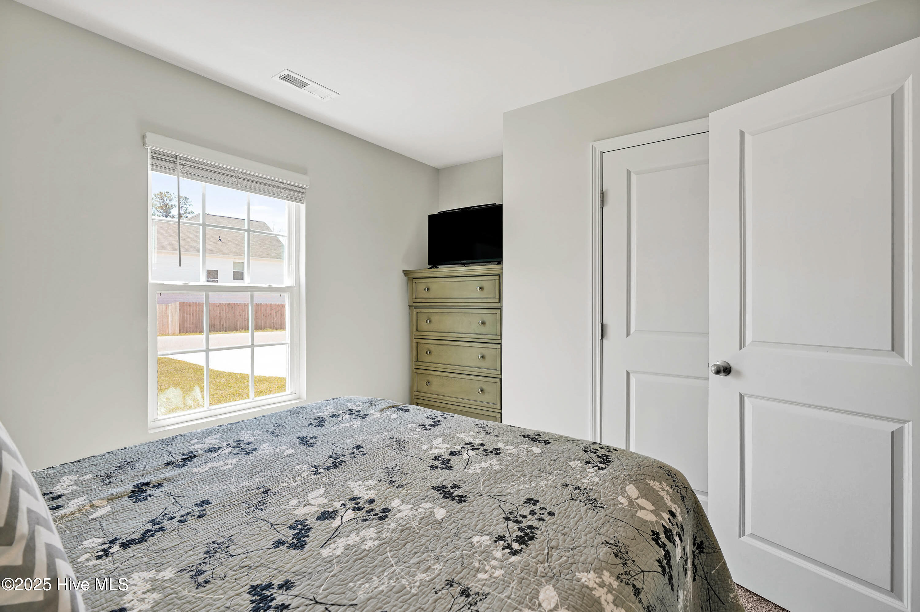 100557853 | Photo 19