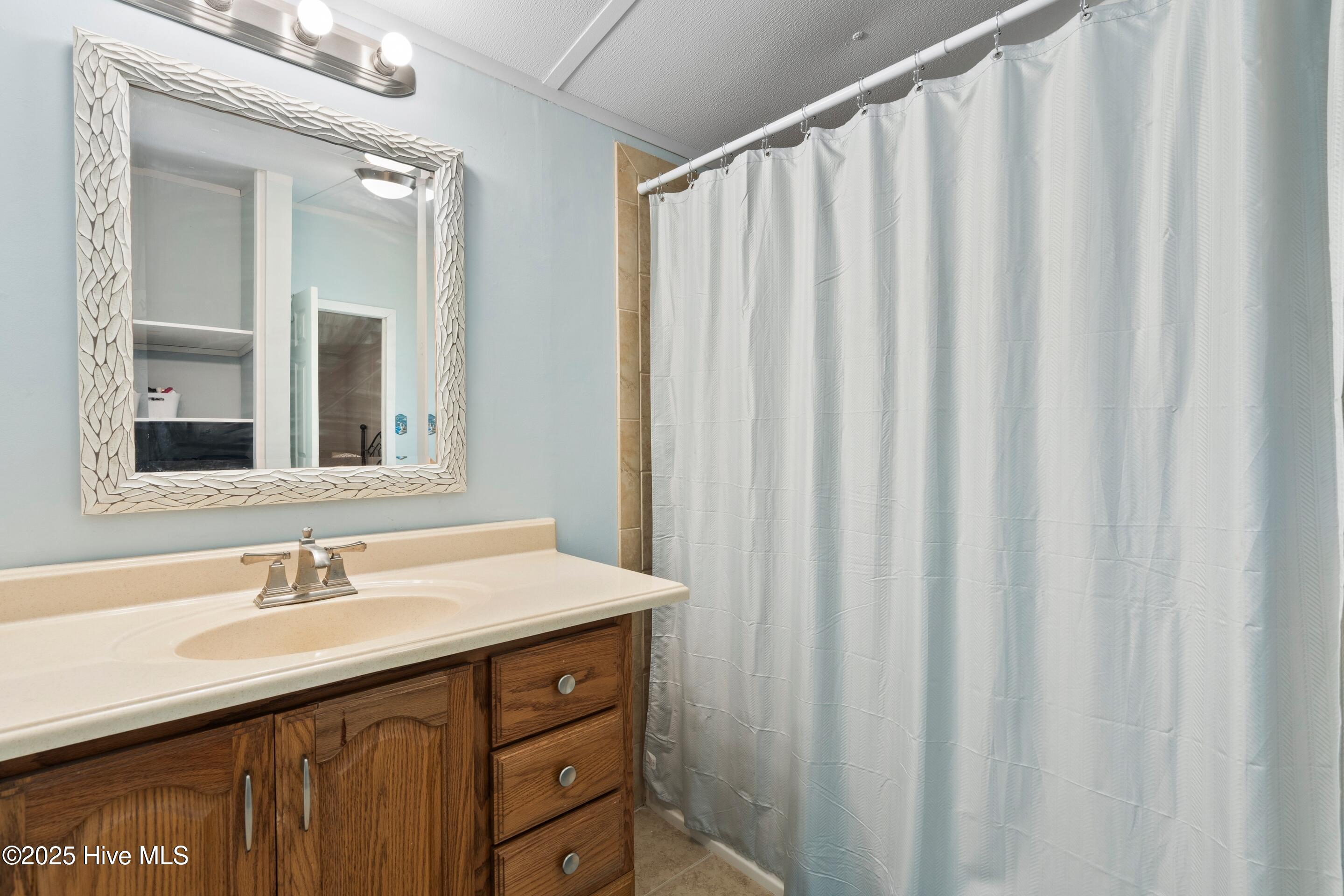 100519886 | Photo 30