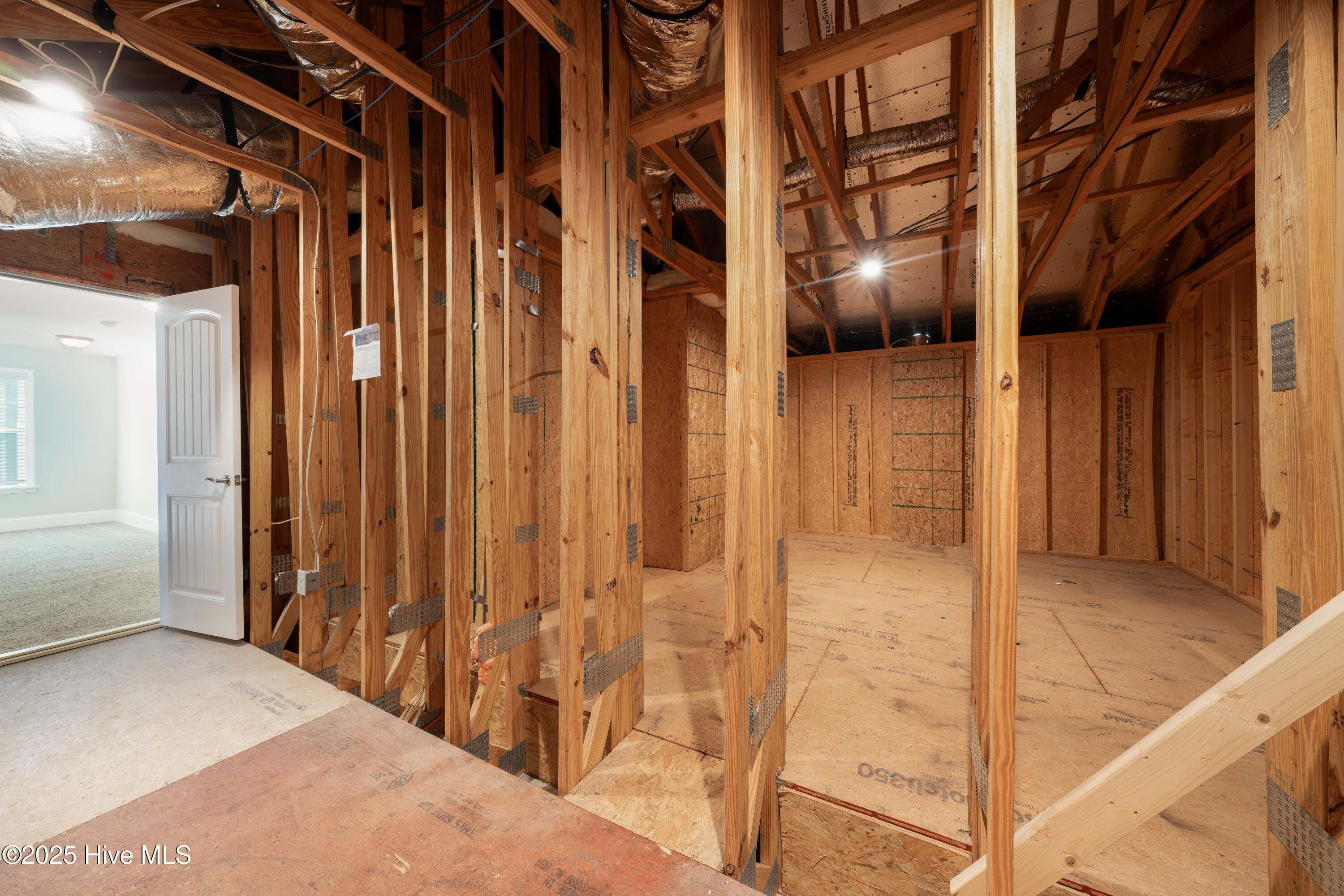 100536506 | Photo 38