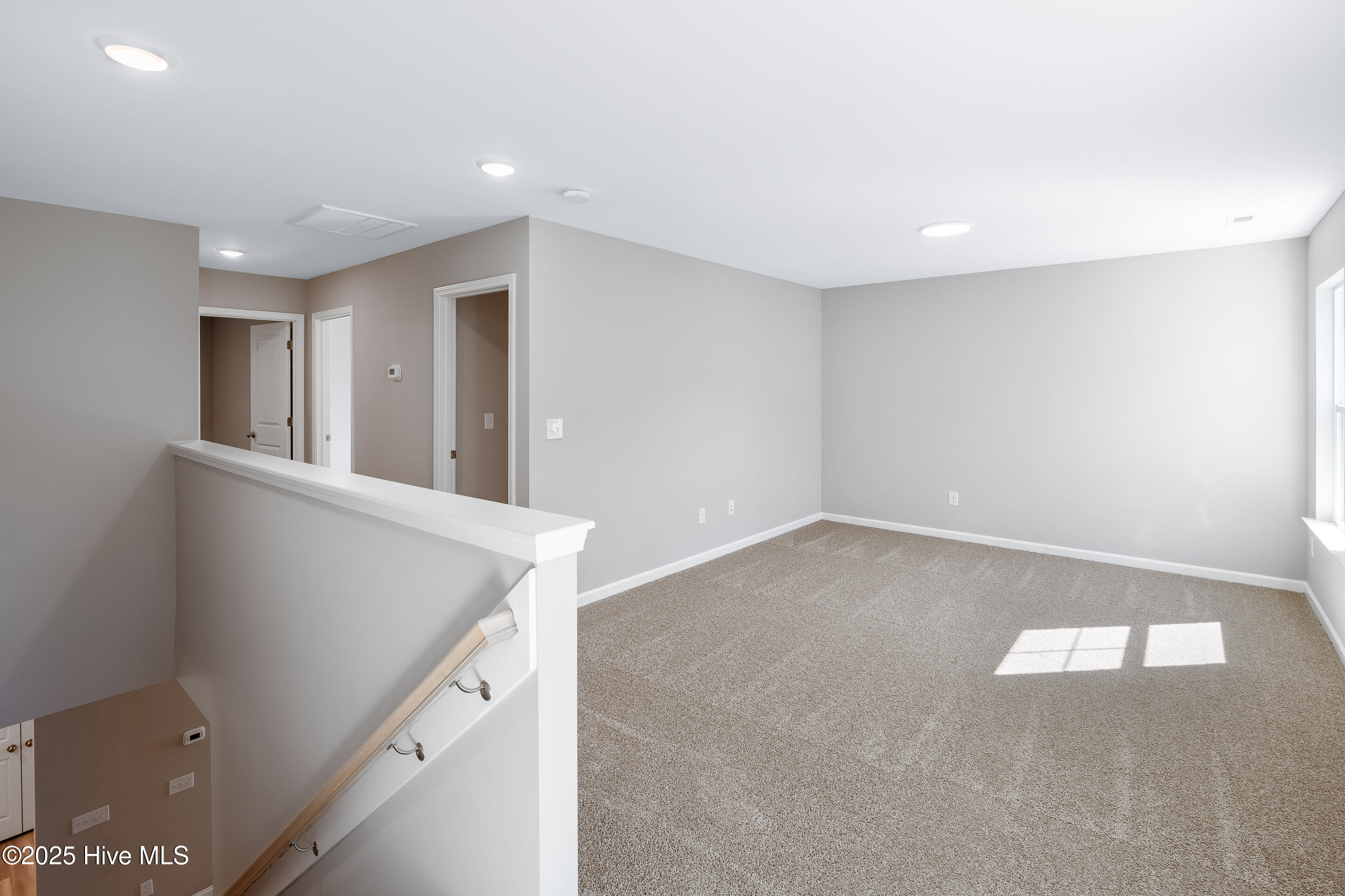 100515250 | Photo 23