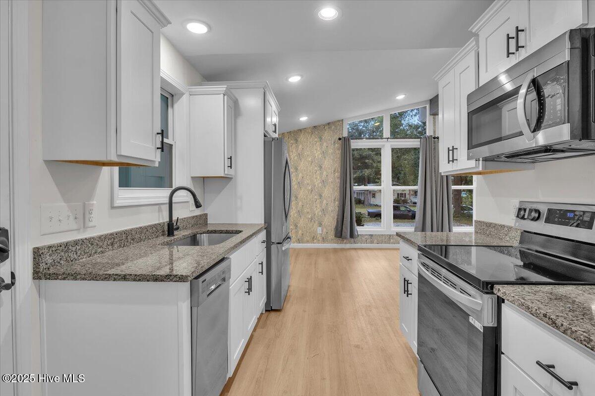 100545408 | Photo 10