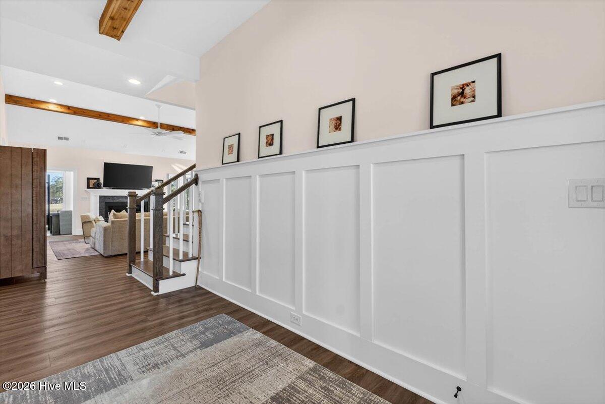 100548349 | Photo 47