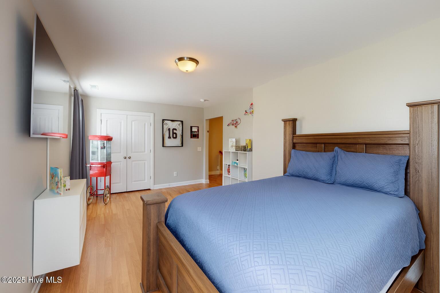 100526795 | Photo 51