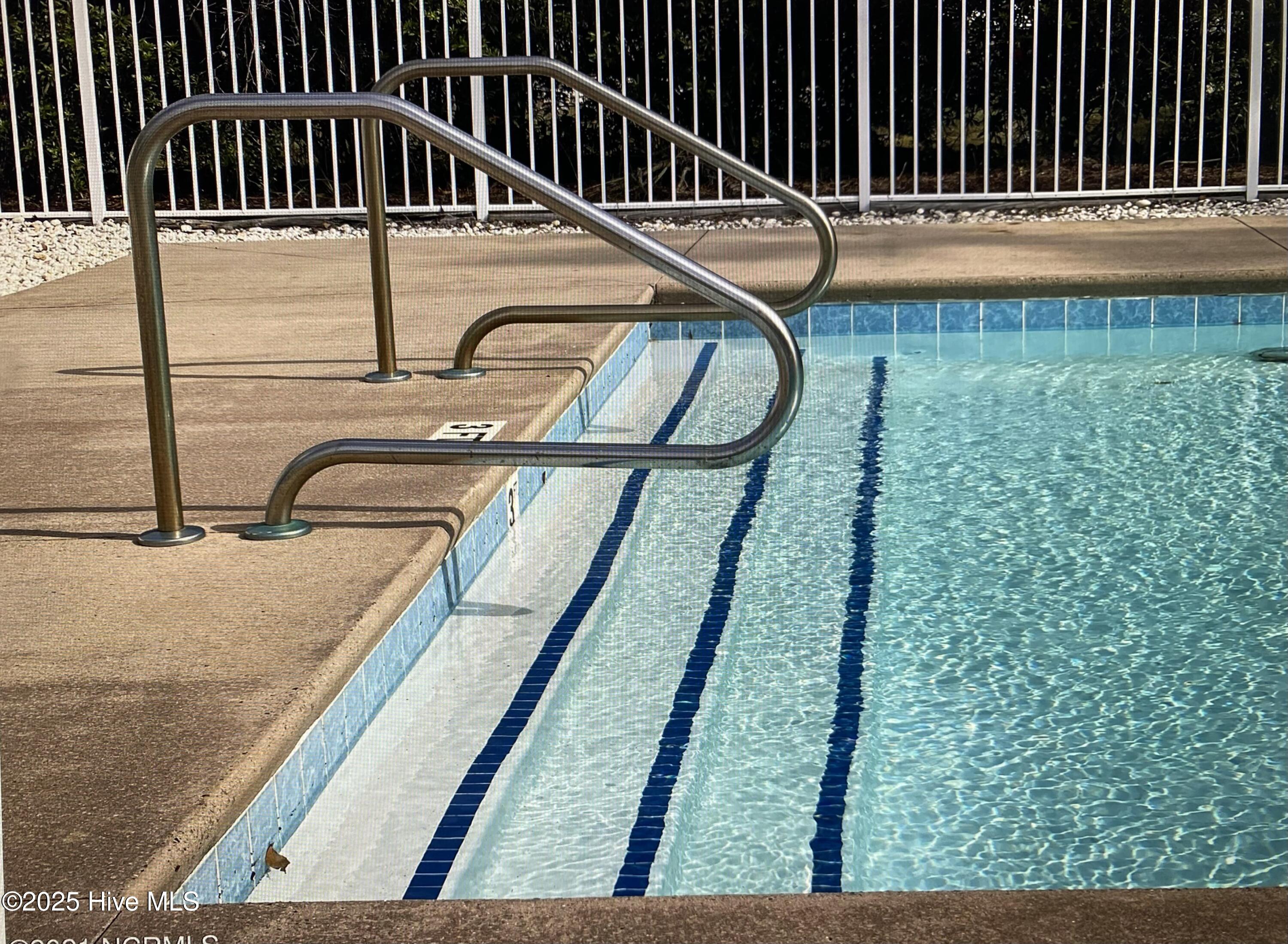 100538059 | Photo 33