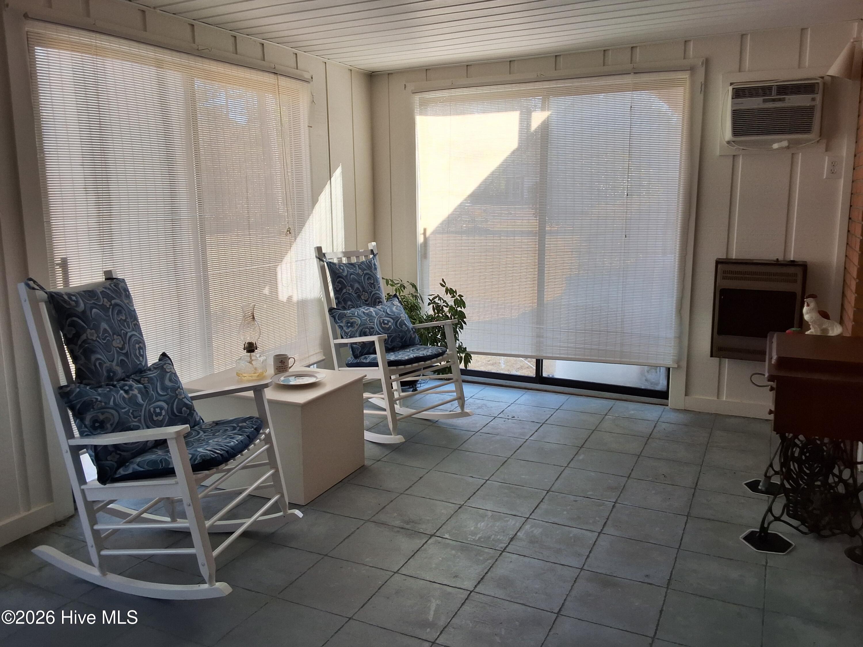 100554569 | Photo 71