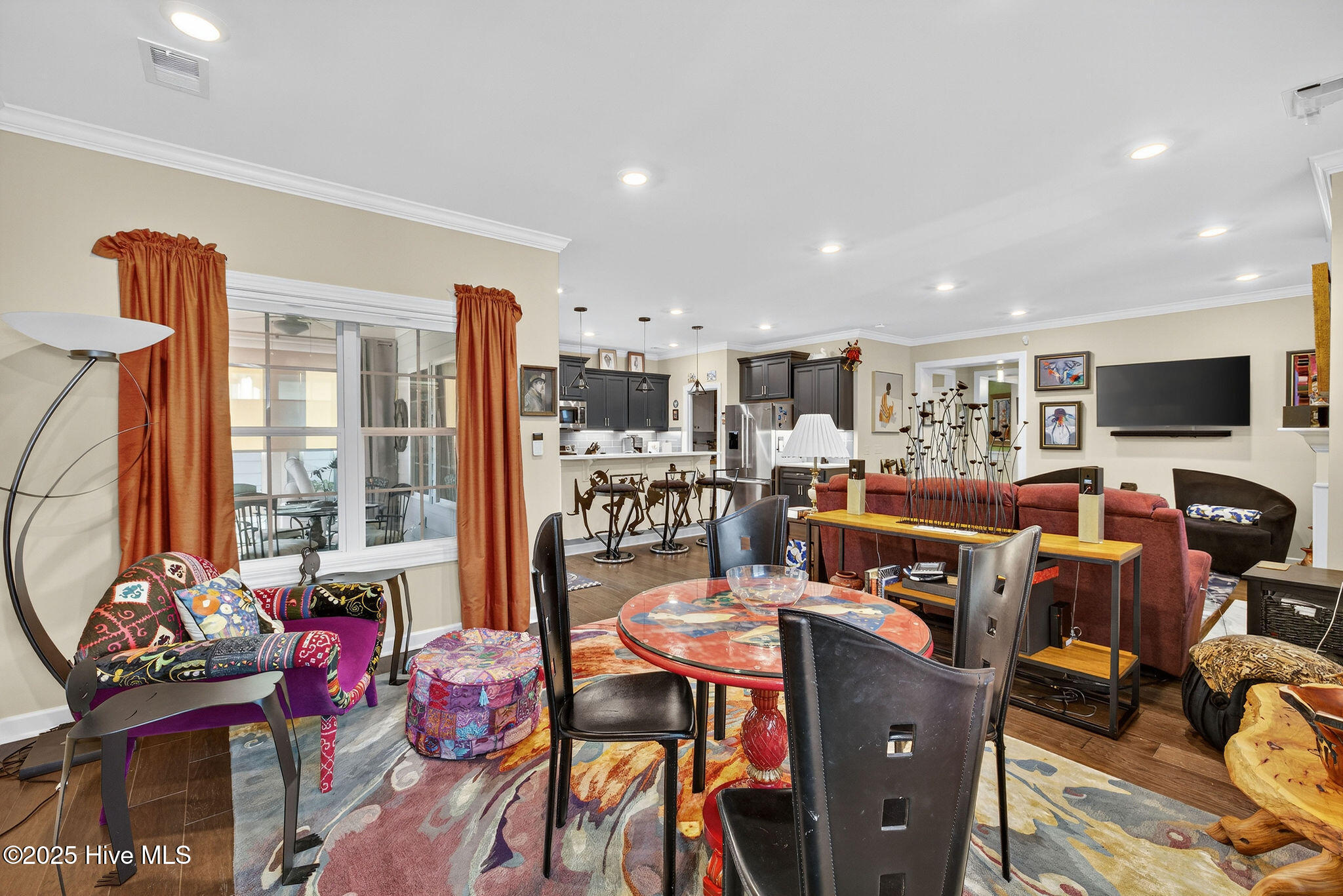 100529833 | Photo 15