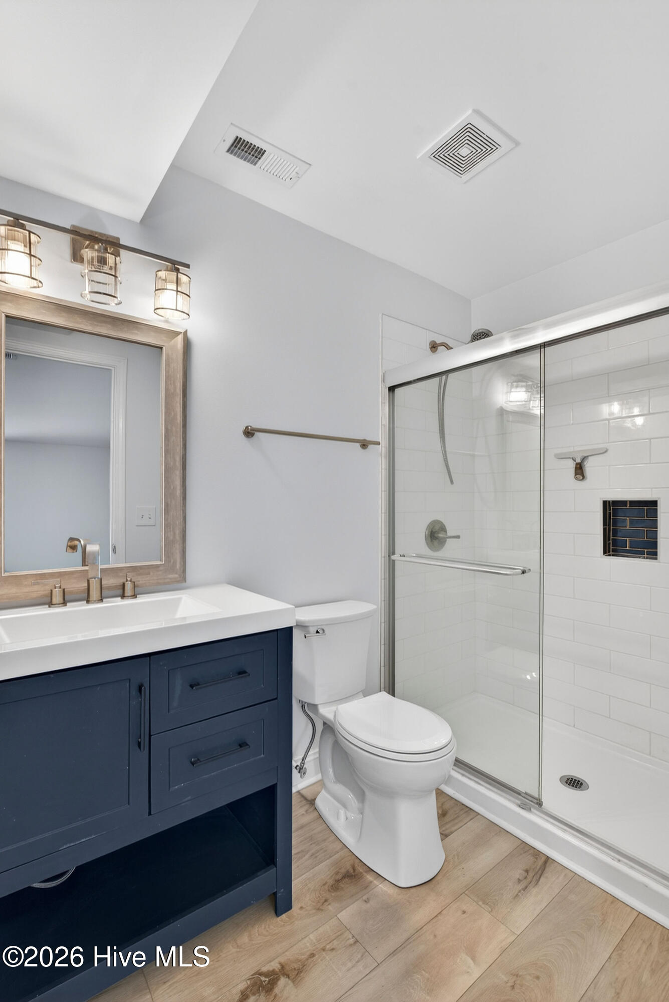 100550452 | Photo 22