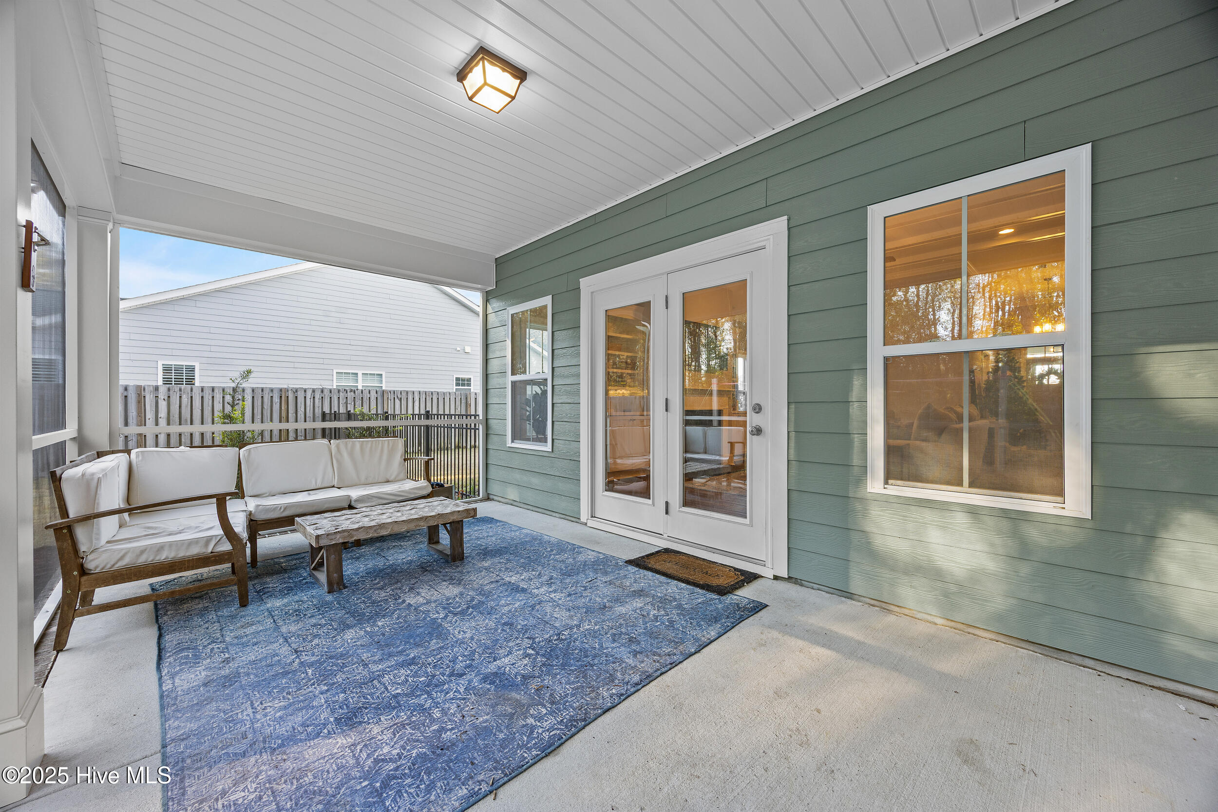 100545098 | Photo 31