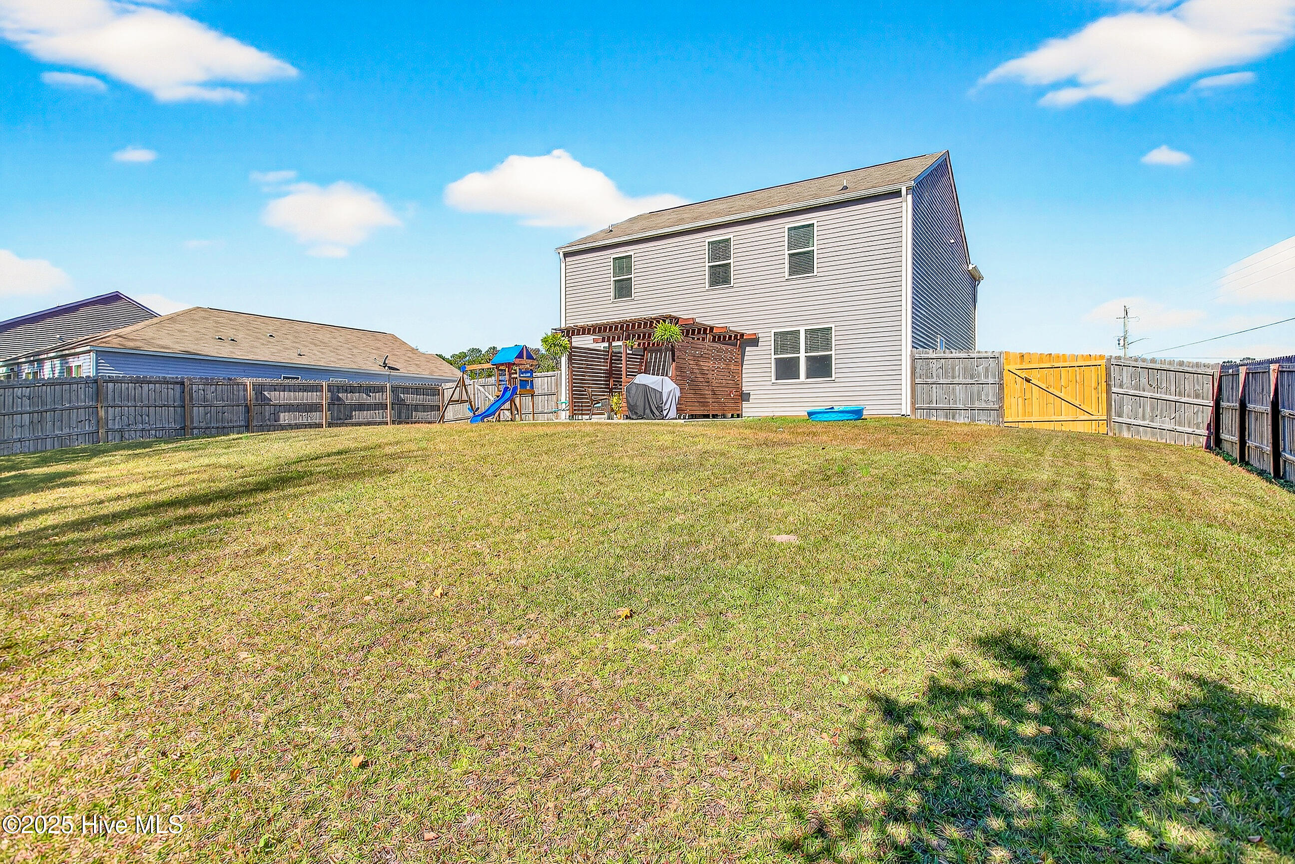 100539677 | Photo 33