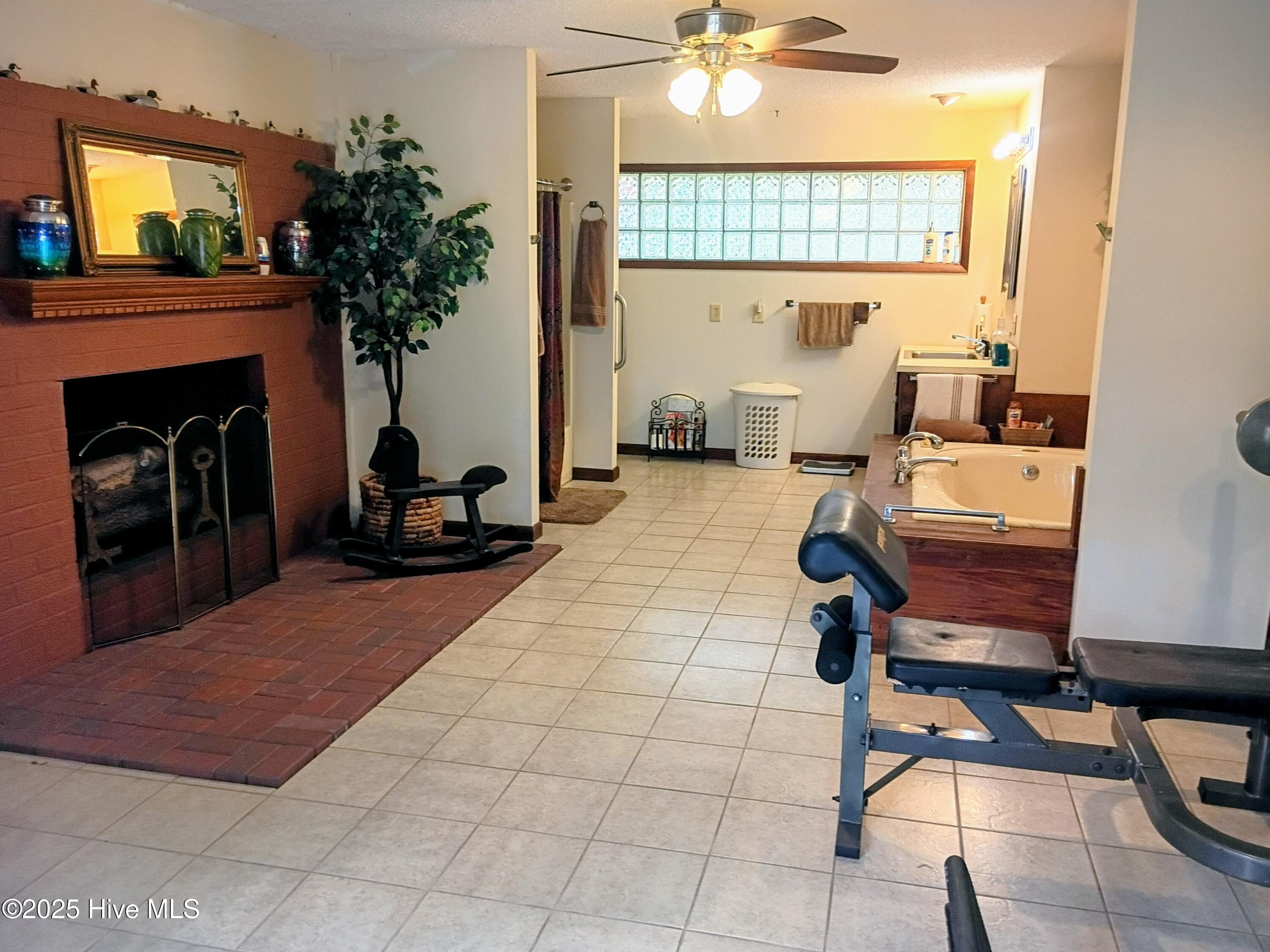 100557572 | Photo 38