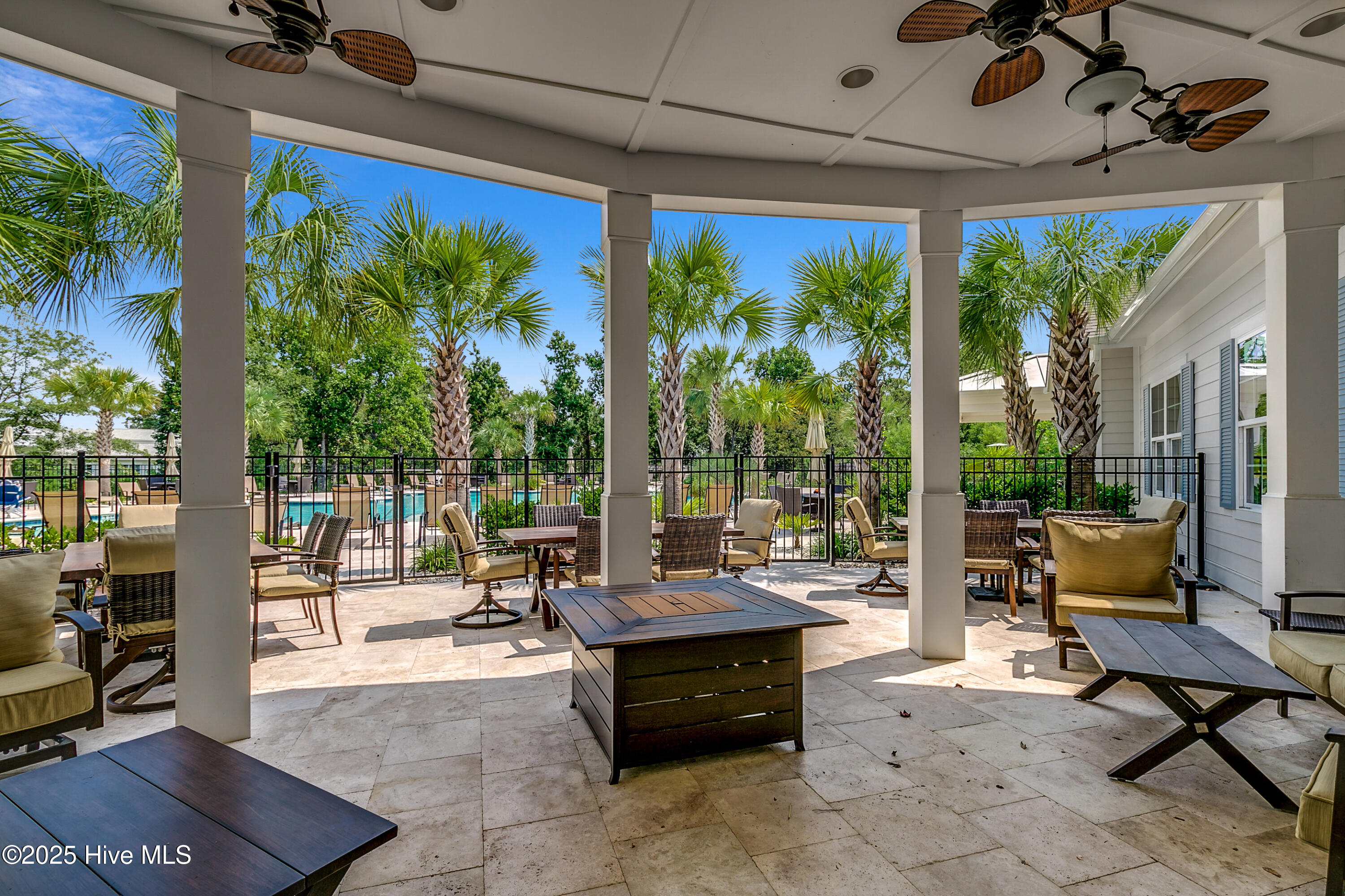 100543615 | Photo 57