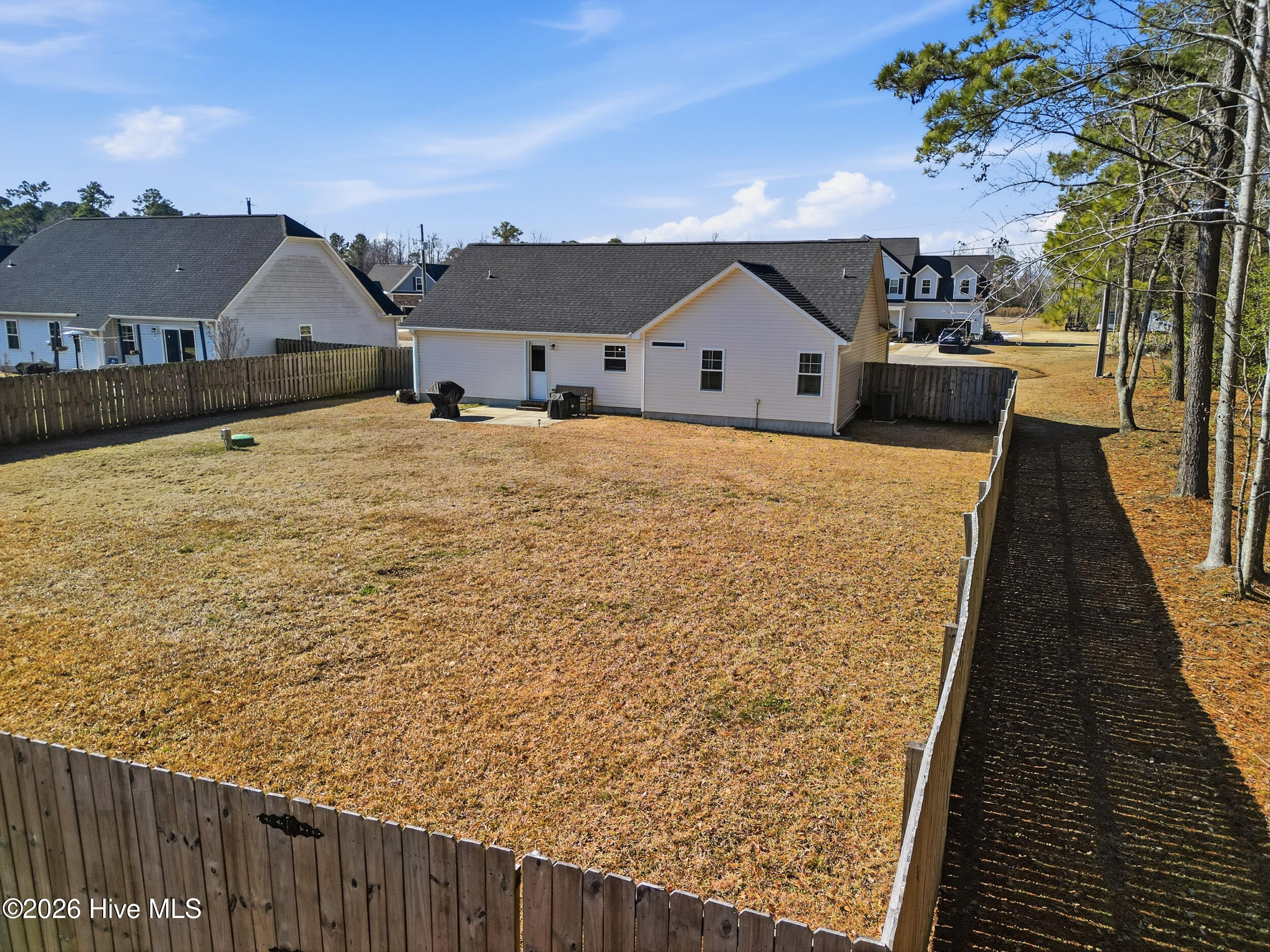 100553402 | Photo 34