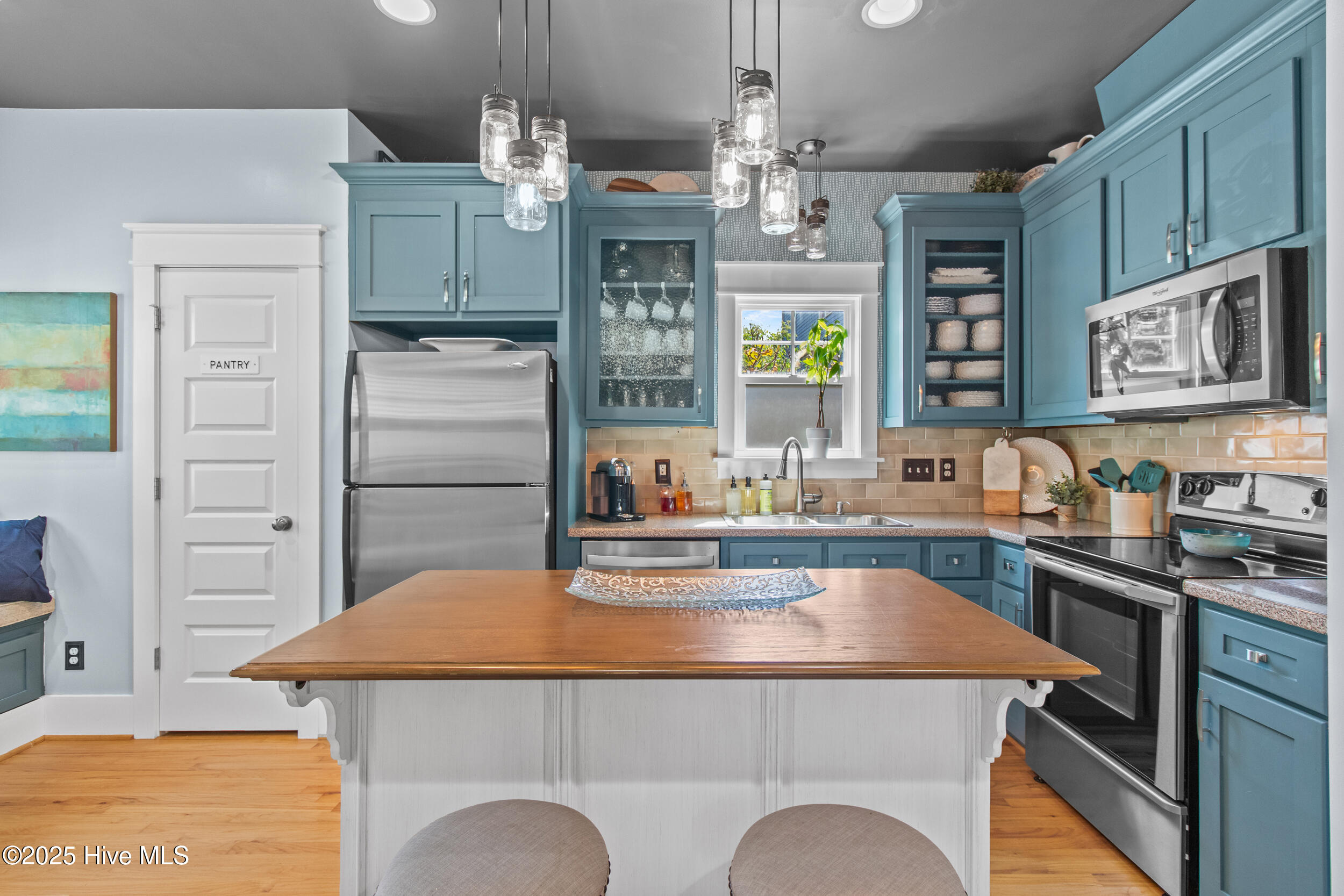 100532640 | Photo 17