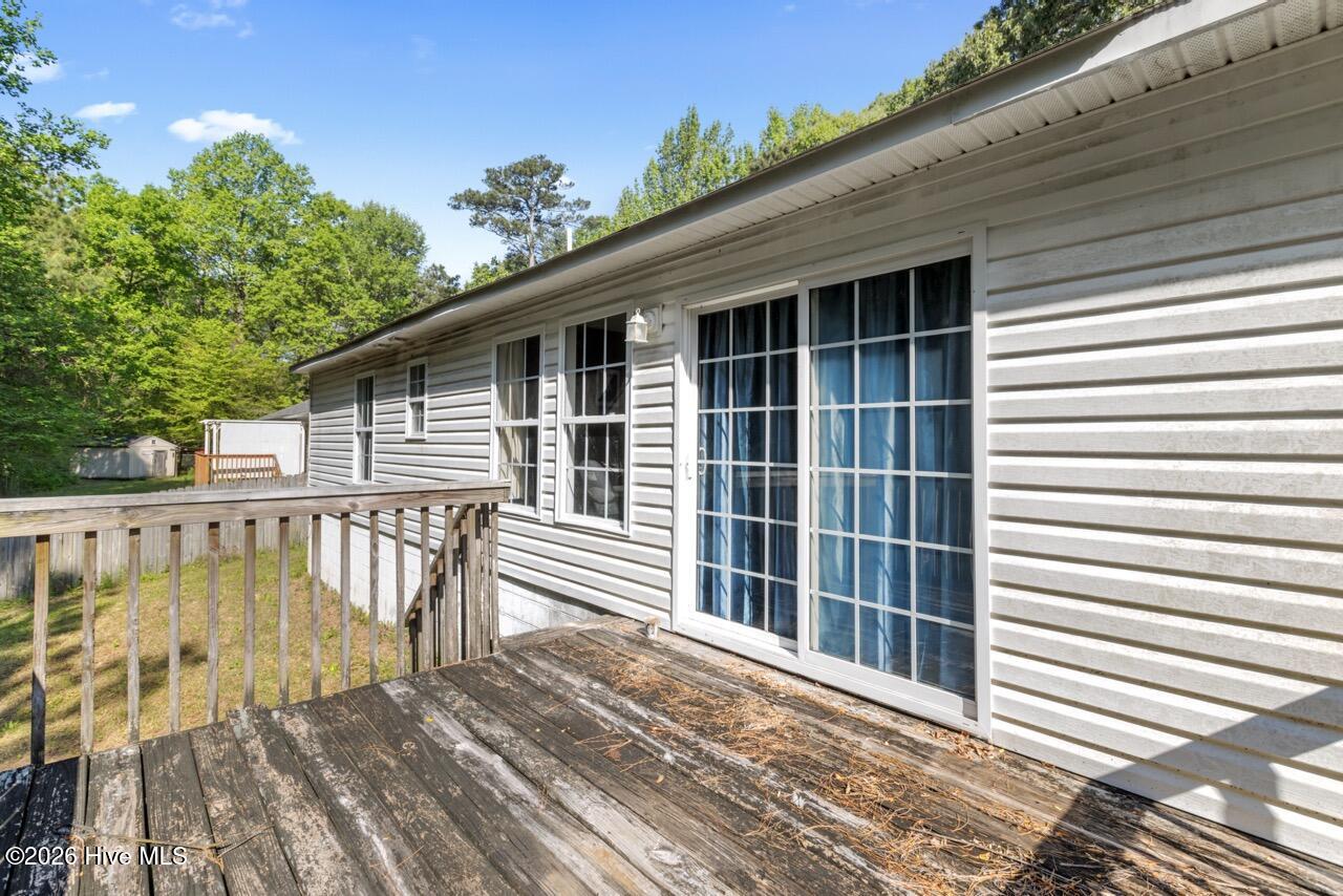 100567883 | Photo 23