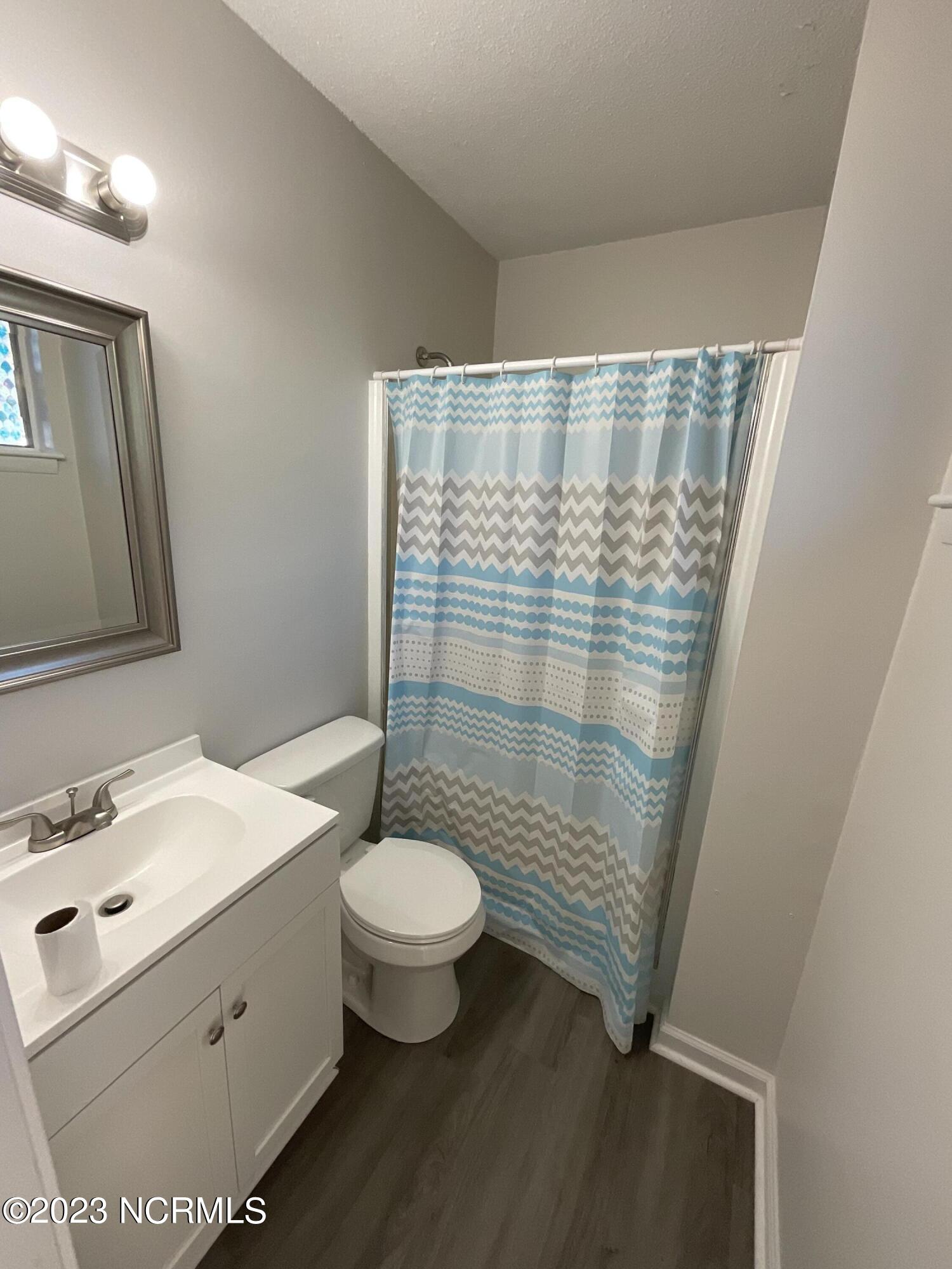 100525765 | Photo 10