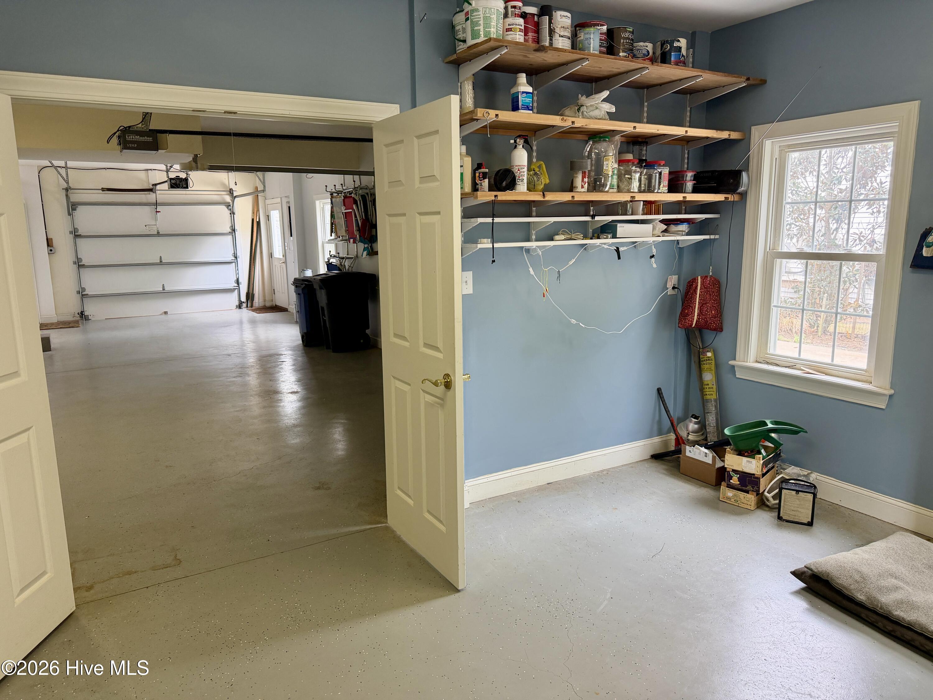 100556674 | Photo 44