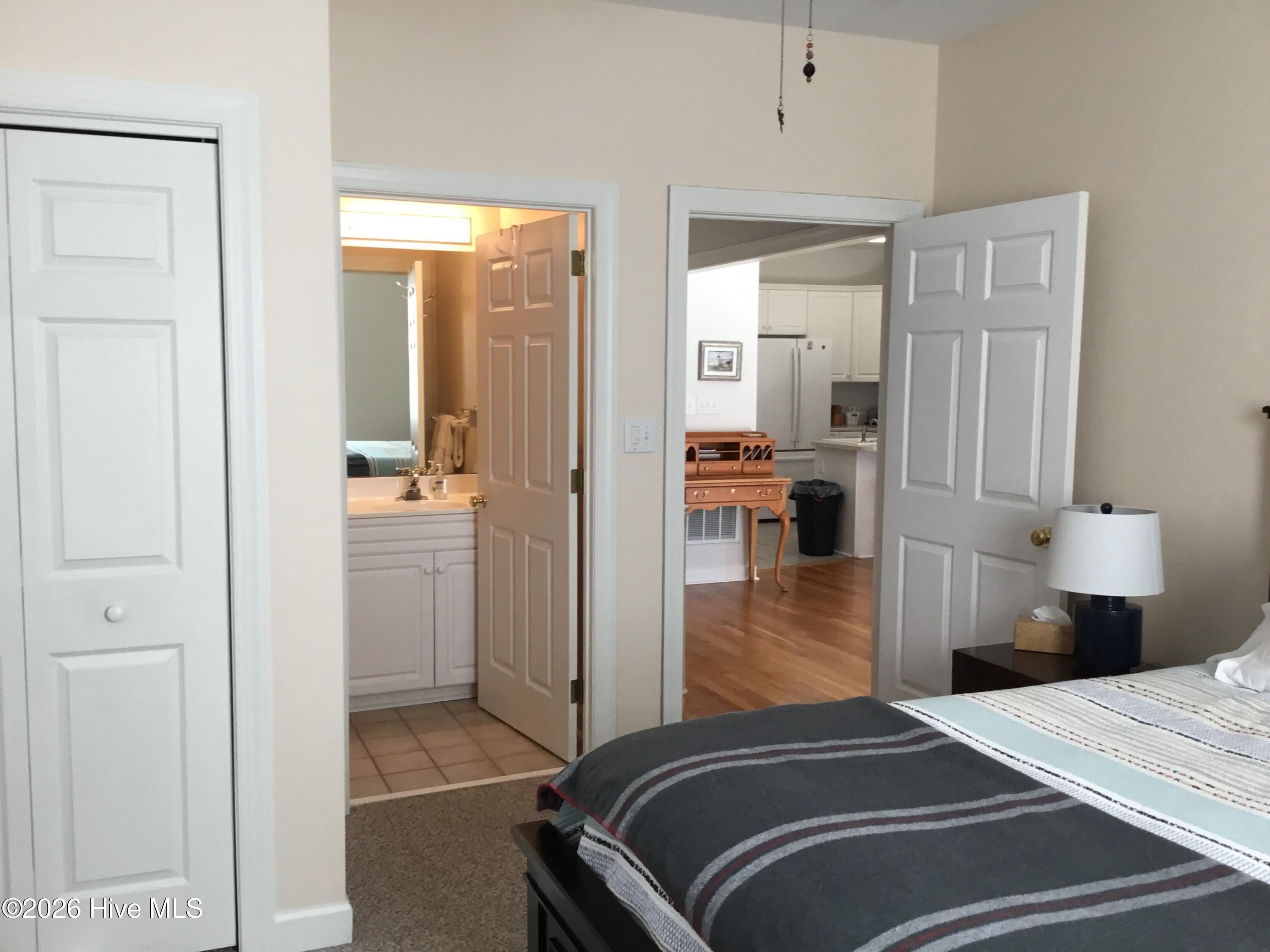 100568898 | Photo 10