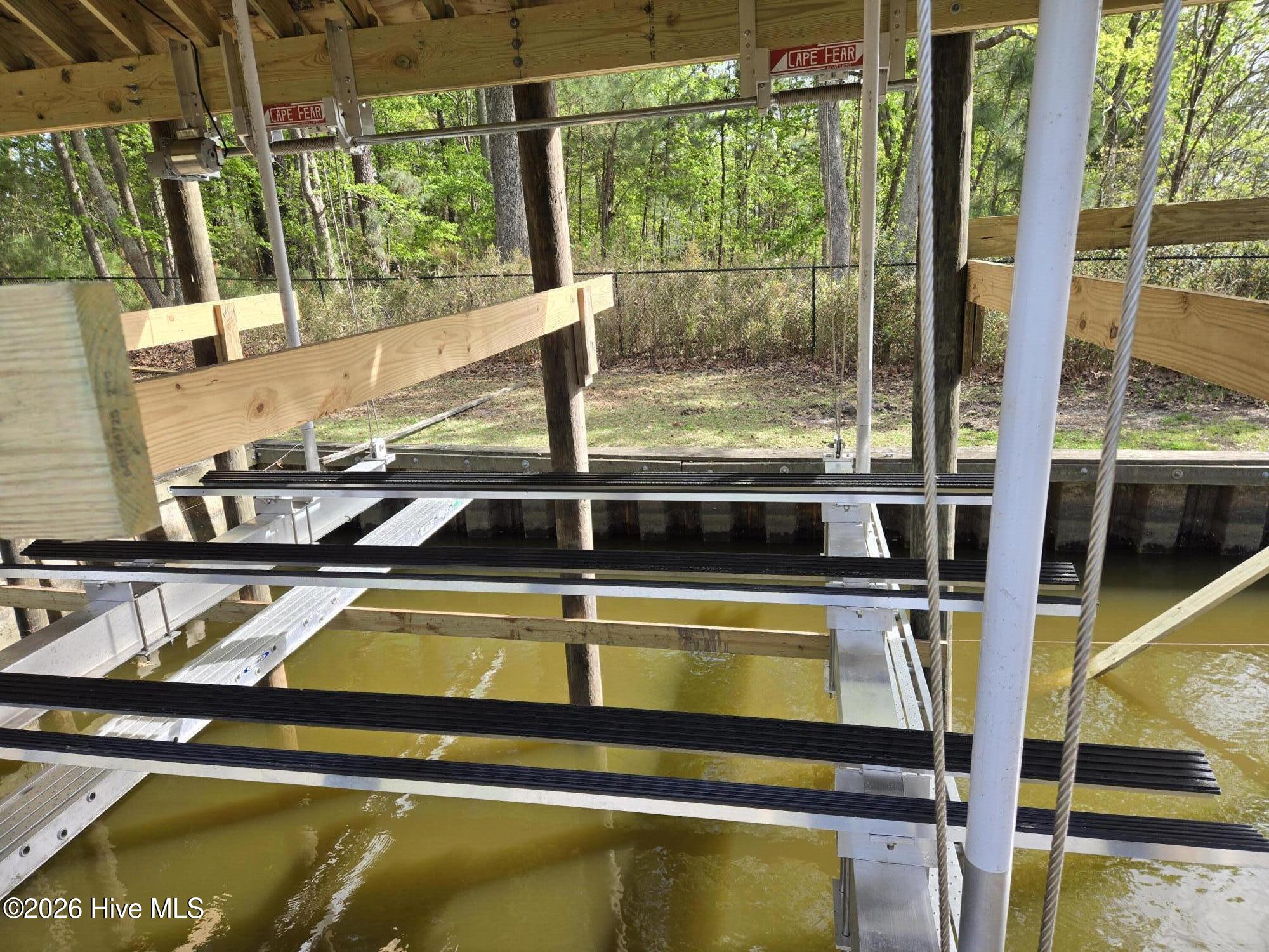 New boatlift and boathouse!